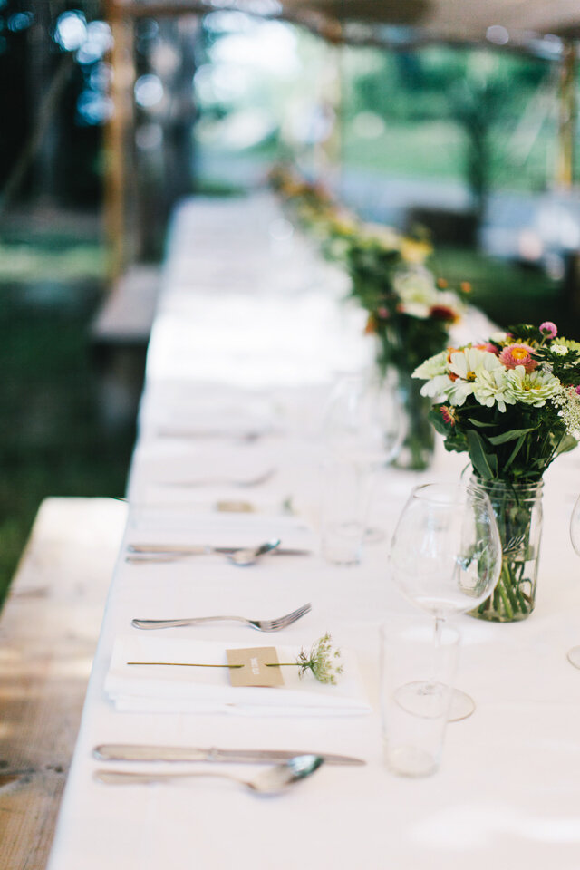 Erin-and-James-table-setting