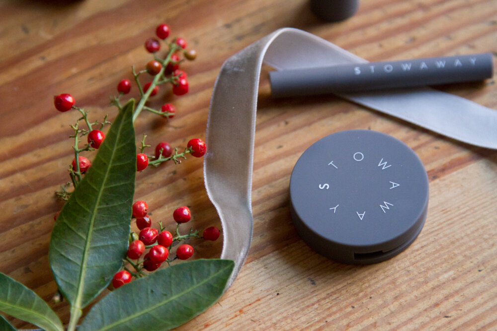 stowaway giveaway | reading my tea leaves