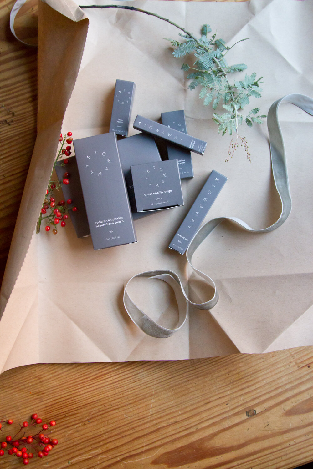 stowaway giveaway | reading my tea leaves