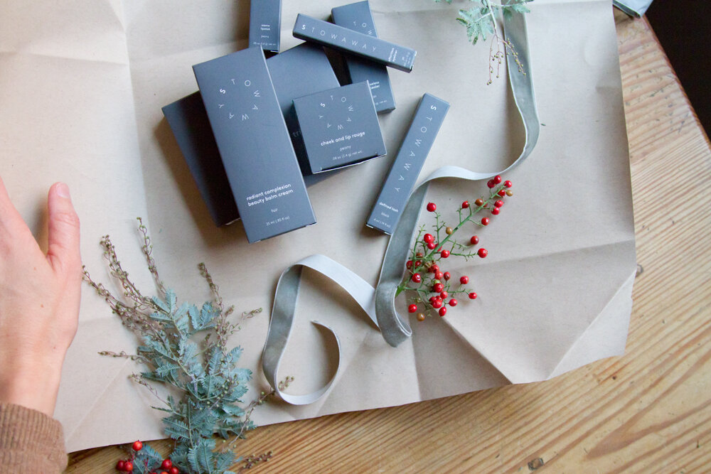 stowaway giveaway | reading my tea leaves
