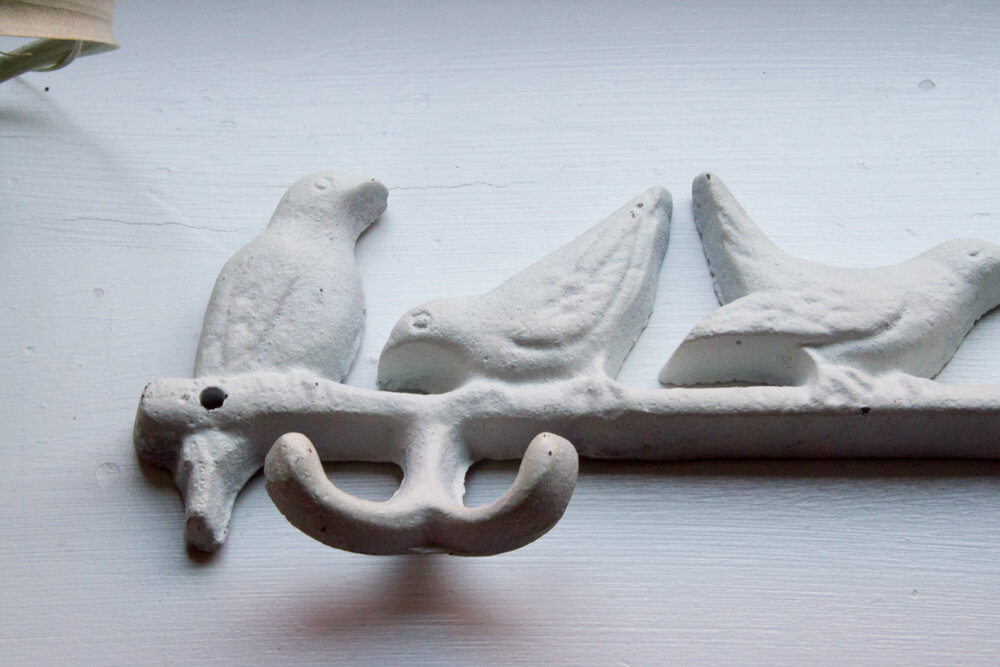 bird_hook_reading_my_tea_leaves_0627