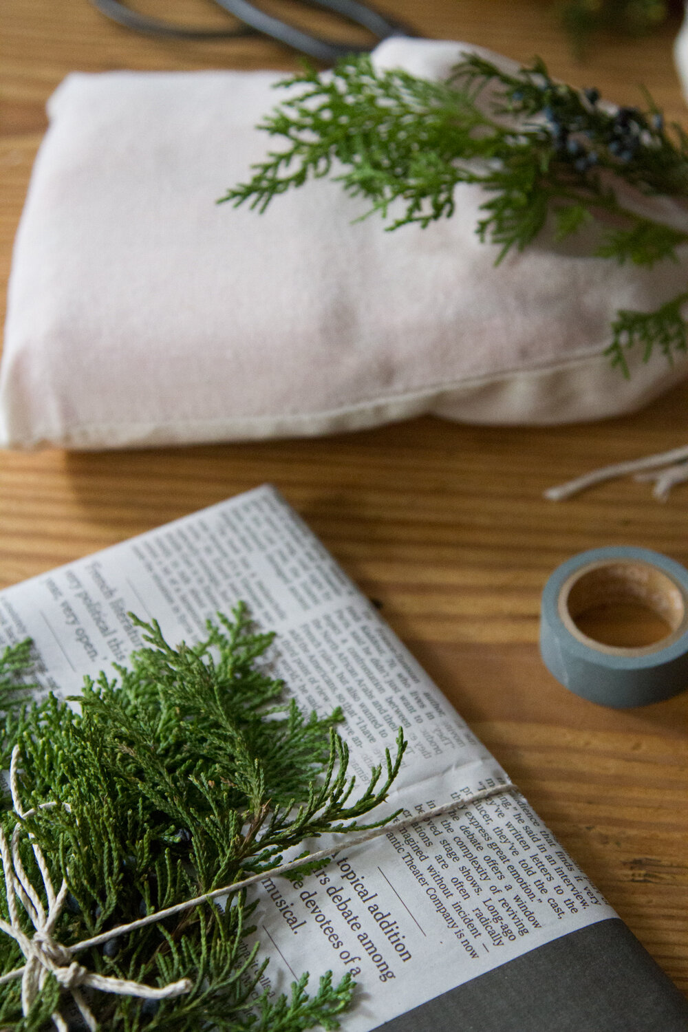 recycled_gift_wrap_reading_my_tea_leaves_IMG_1882