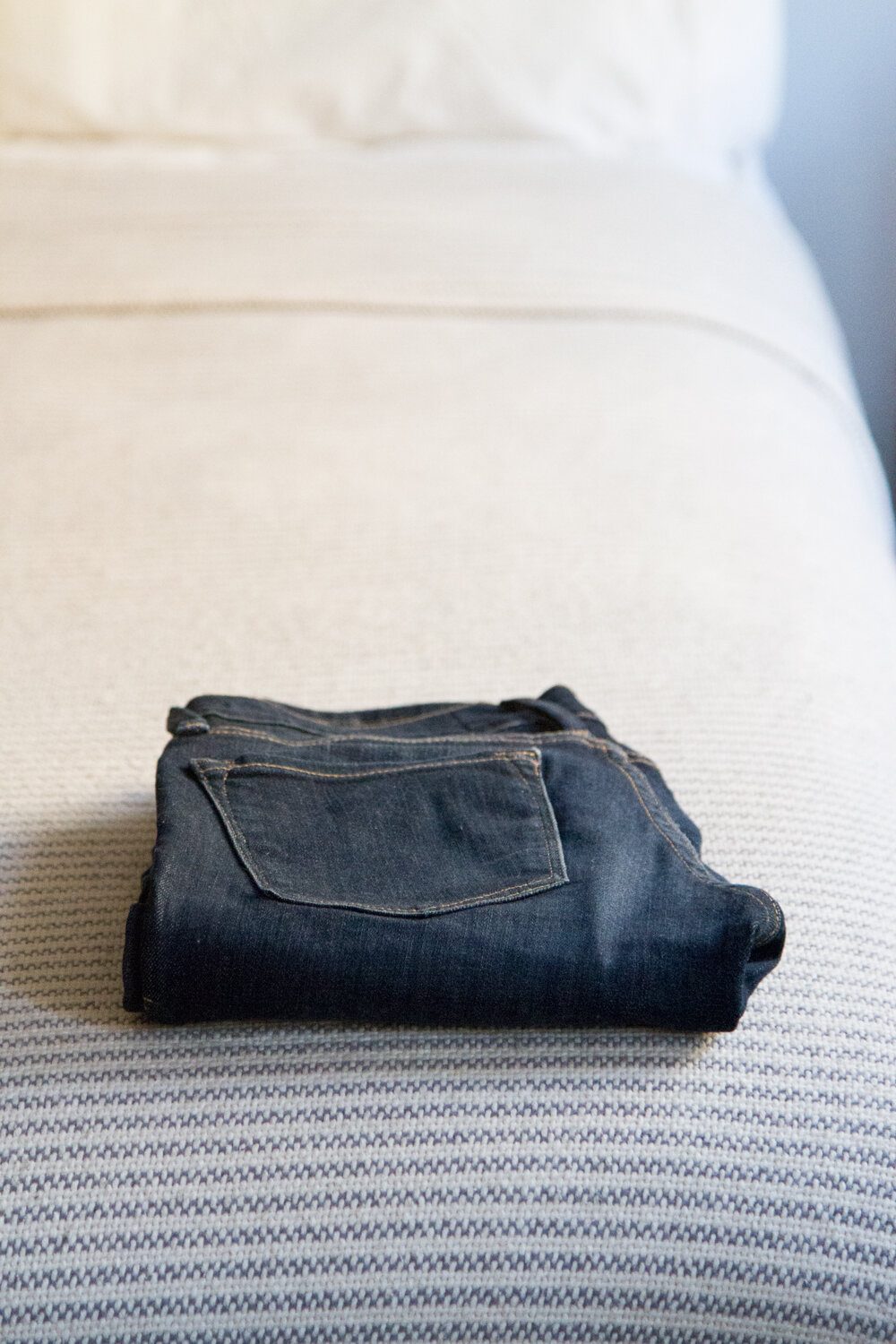 minimalist wardrobe resolutions | reading my tea leaves