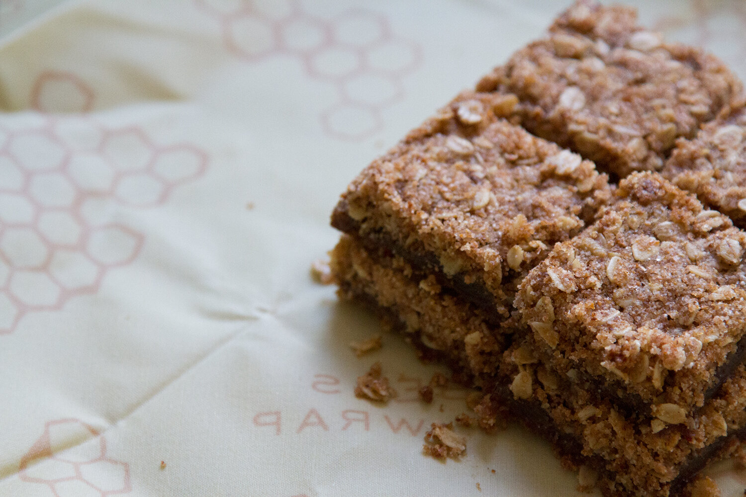 date breakfast bars | reading my tea leaves