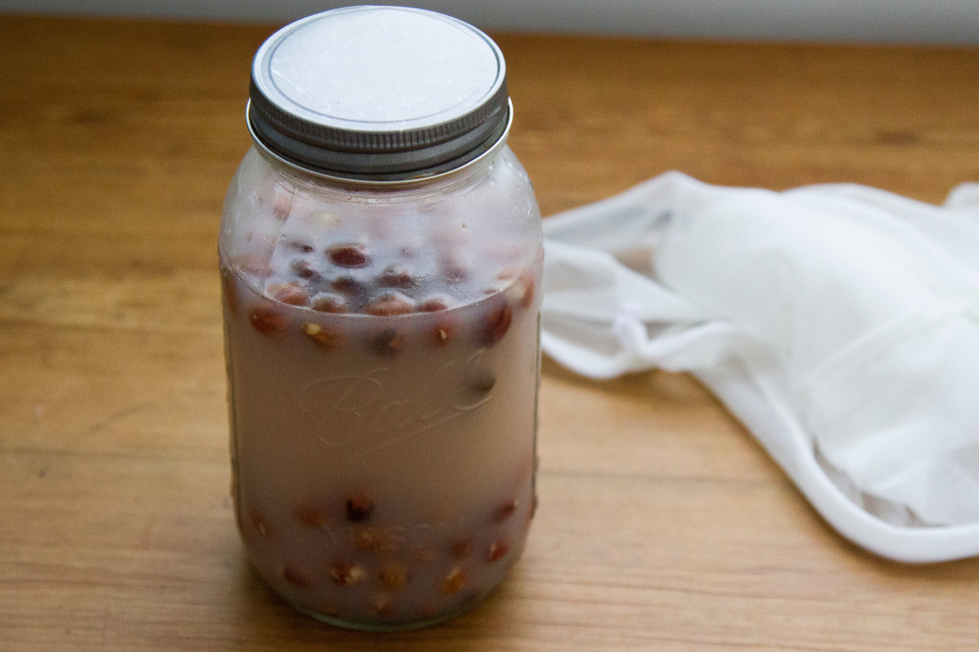 make your own hazelnut milk | reading my tea leaves