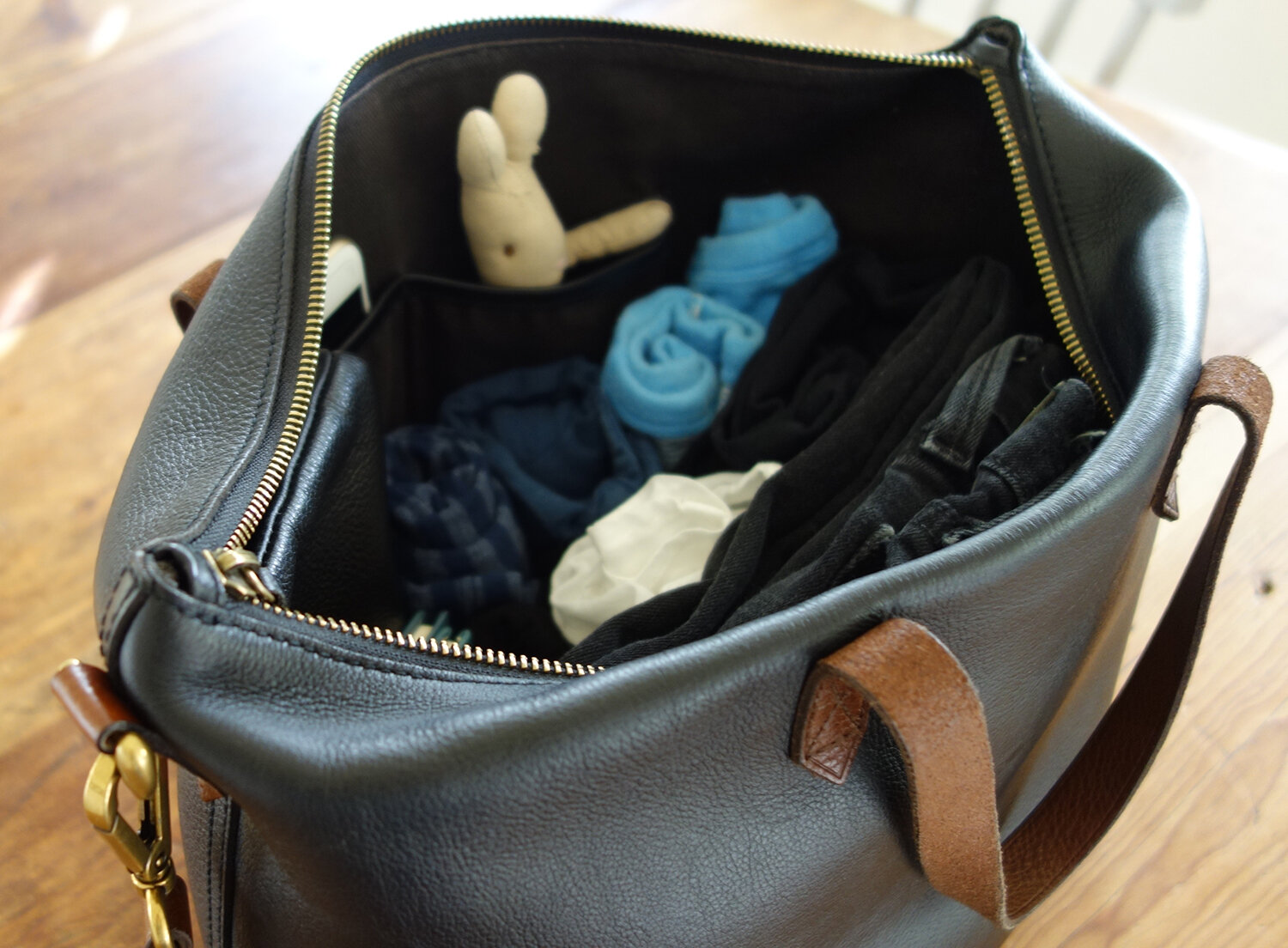 packing lightly with kids | reading my tea leaves