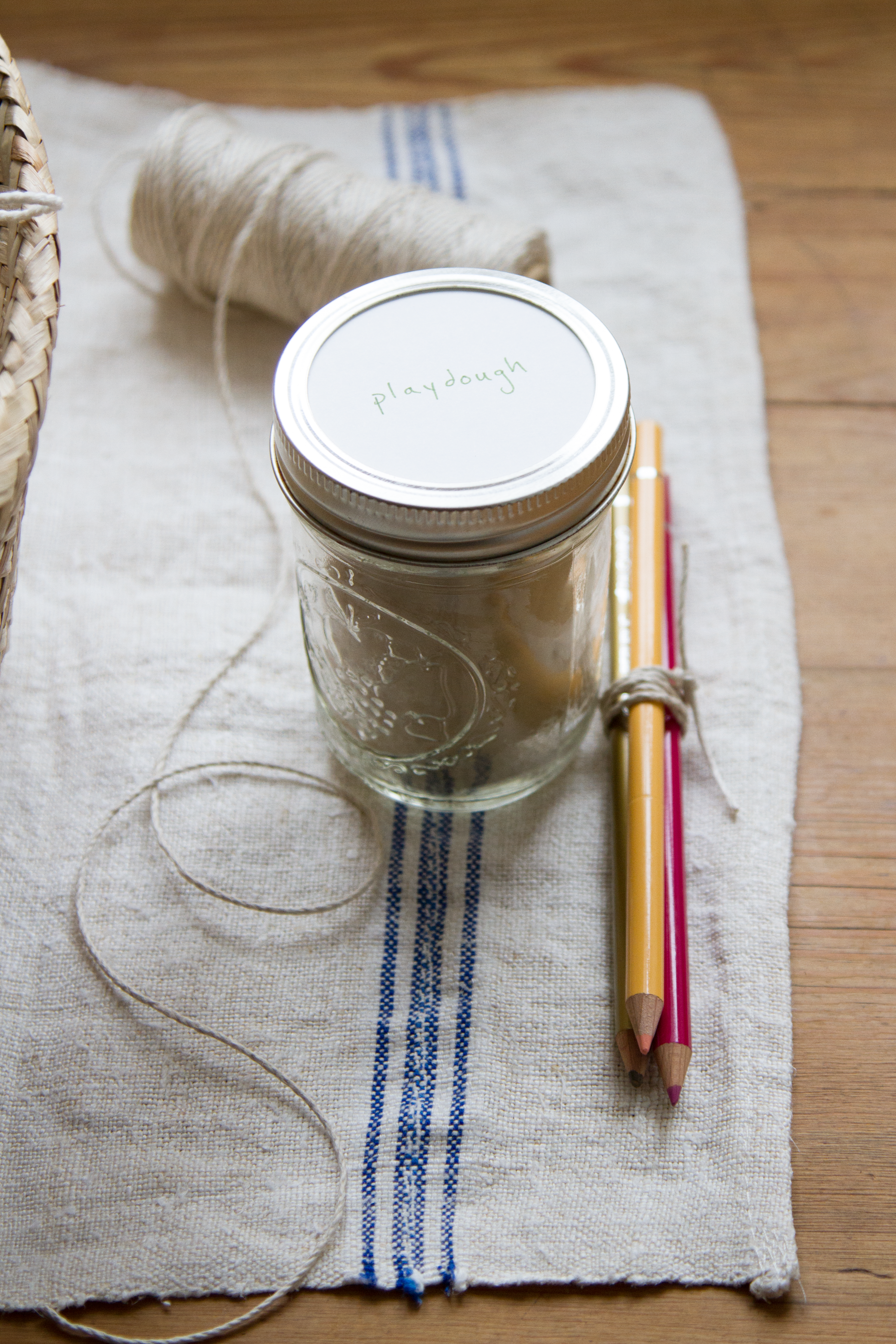 clutter-free easter basket | reading my tea leaves