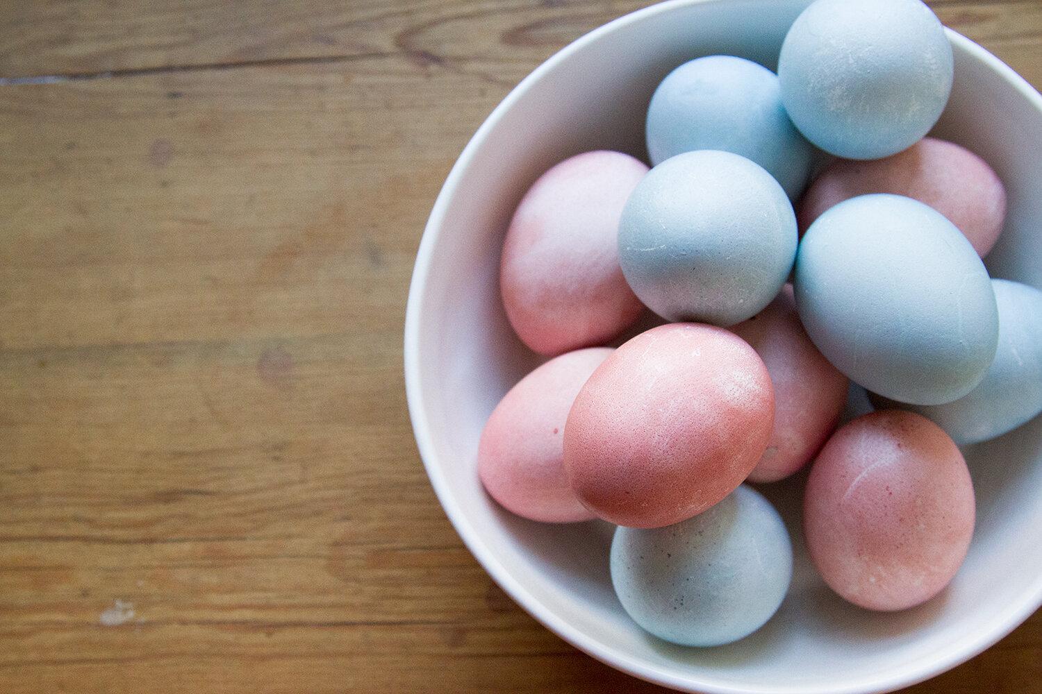 pastel-colored easter eggs with natural dyes | reading my tea leaves