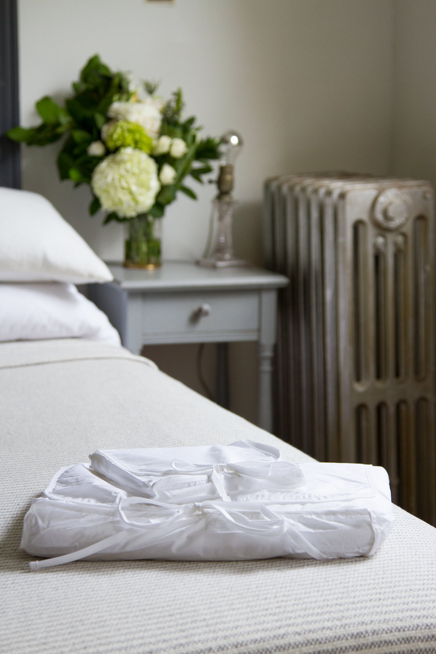 luxury bedding from snowe | reading my tea leaves