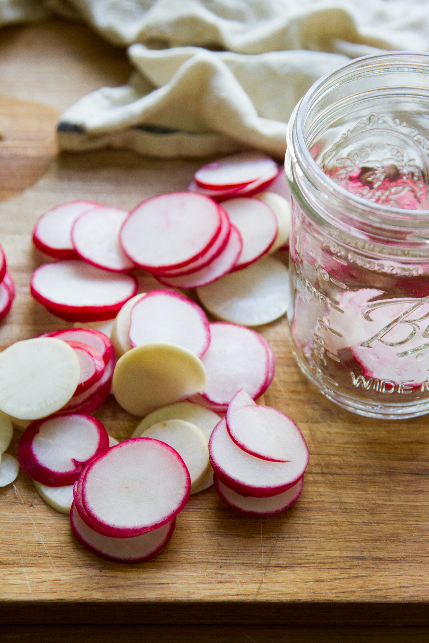 make your own pickled radishes | reading my tea leaves