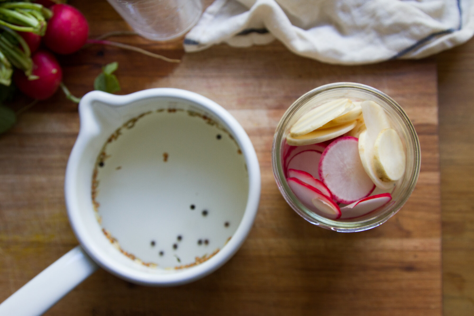 make your own pickled radishes | reading my tea leaves