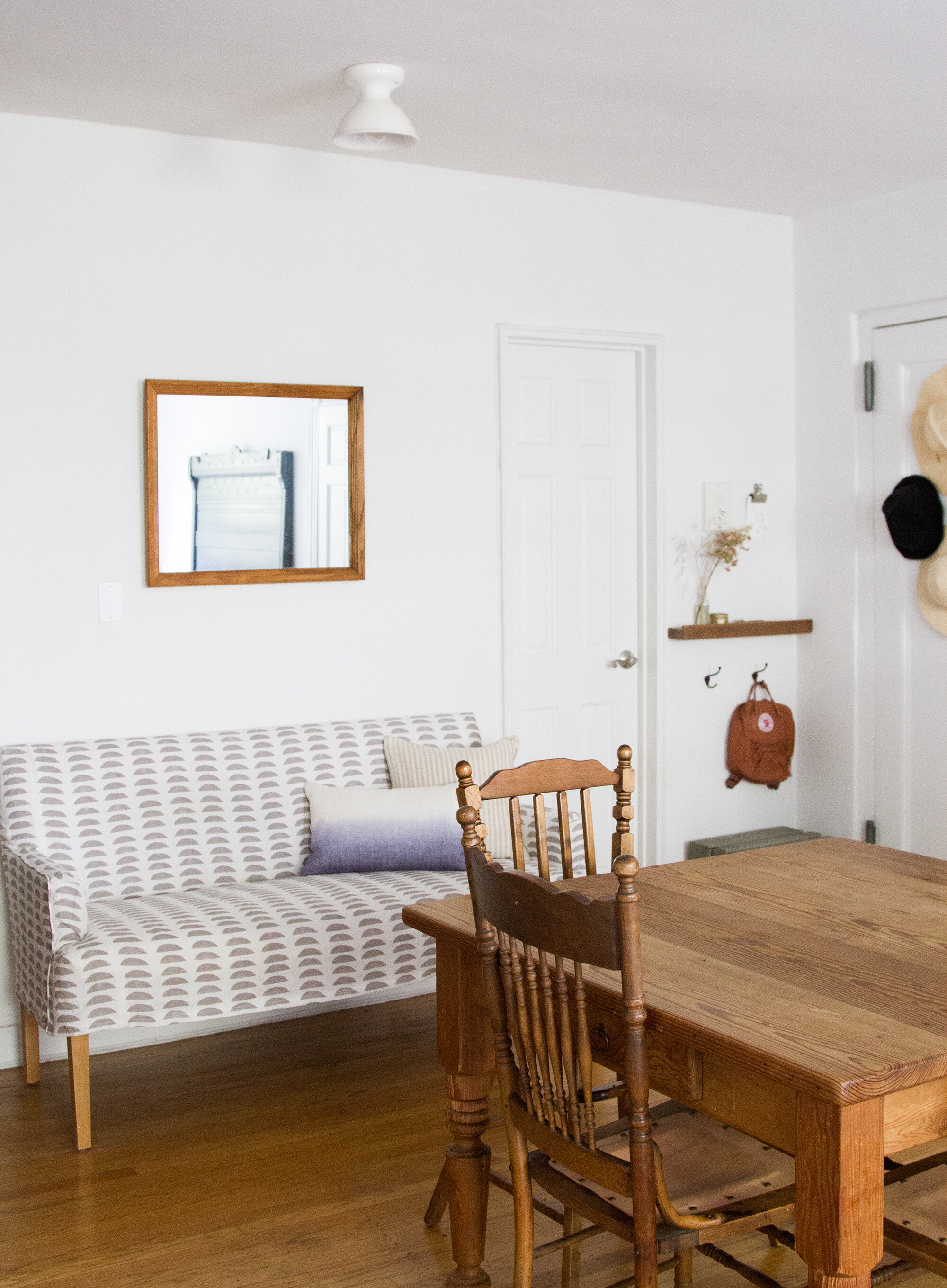 pattern in a tiny apartment | reading my tea leaves