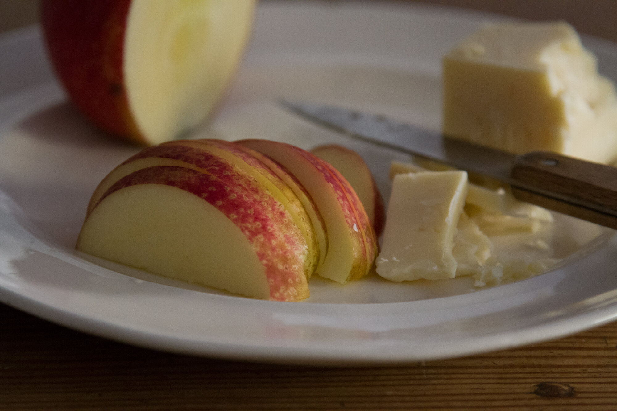 apples_reading_my_tea_leaves_img_4605
