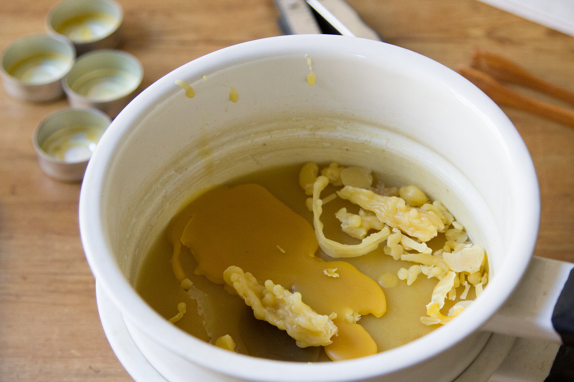 make your own beeswax candles | reading my tea leaves