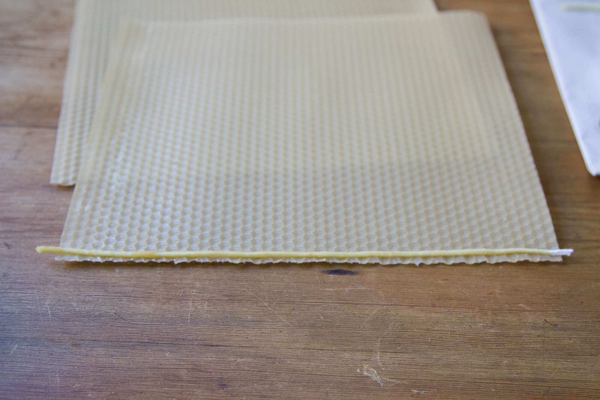 make your own beeswax candles | reading my tea leaves