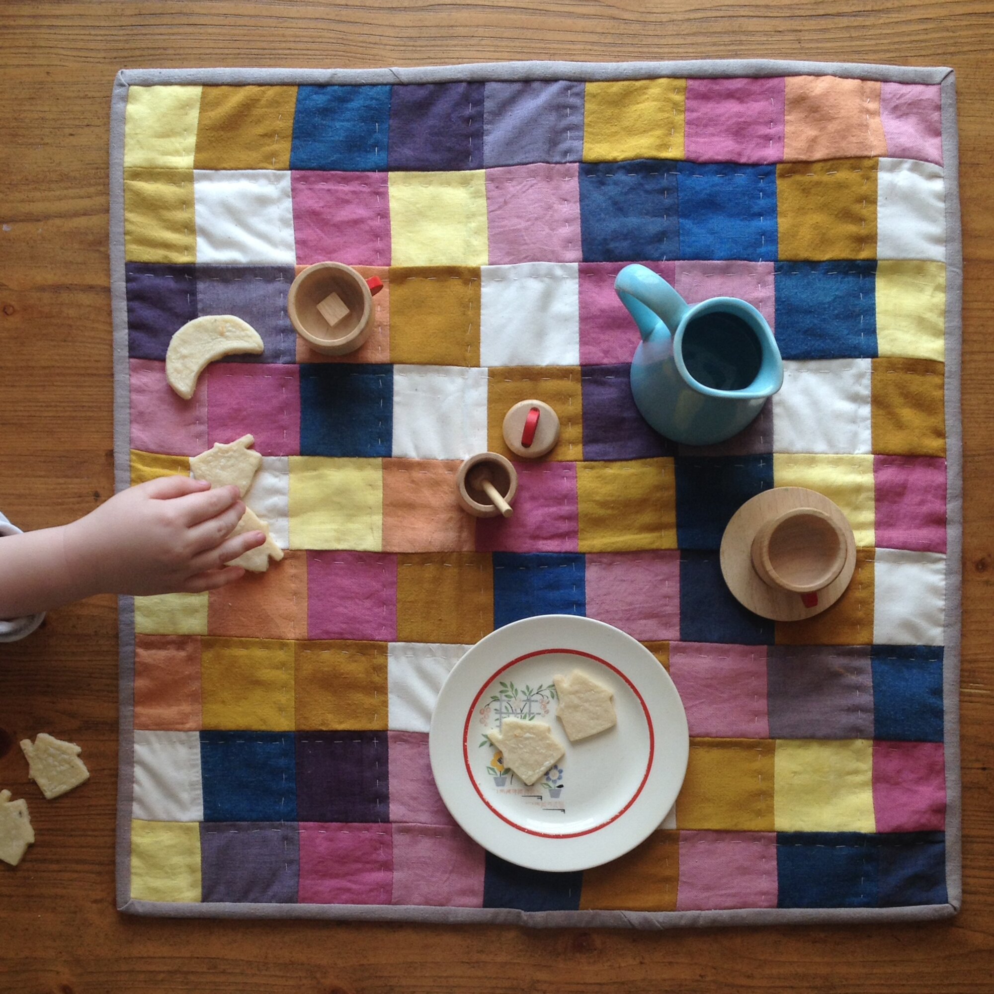 simple matters: jessica lewis stevens | reading my tea leaves