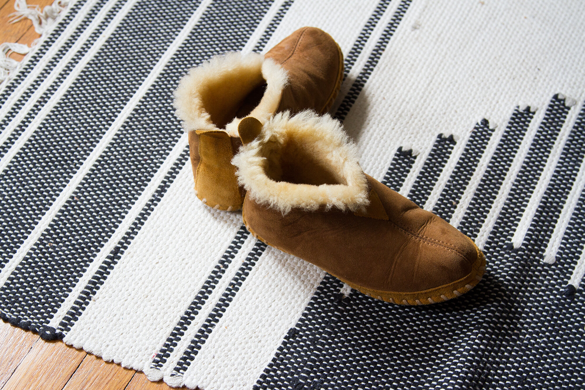 slippers_reading_my_tea_leaves_img_5296