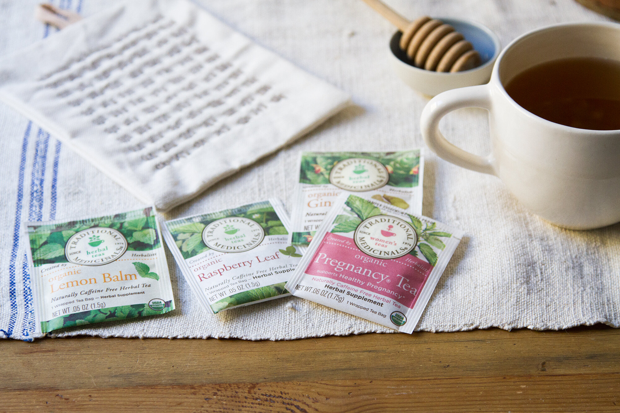 sponsored post with traditional medicinals | reading my tea leaves
