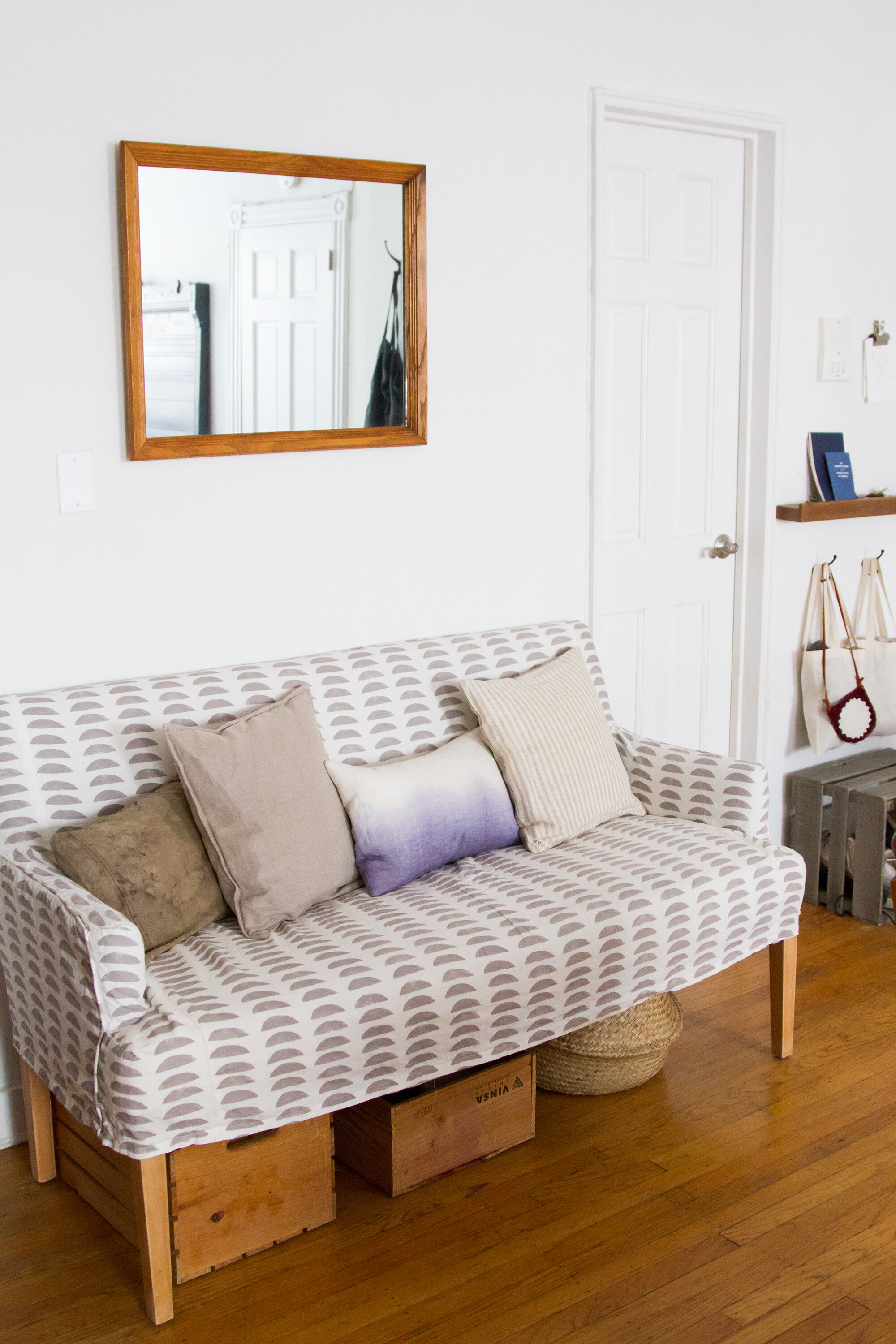life in a tiny apartment | reading my tea leaves 