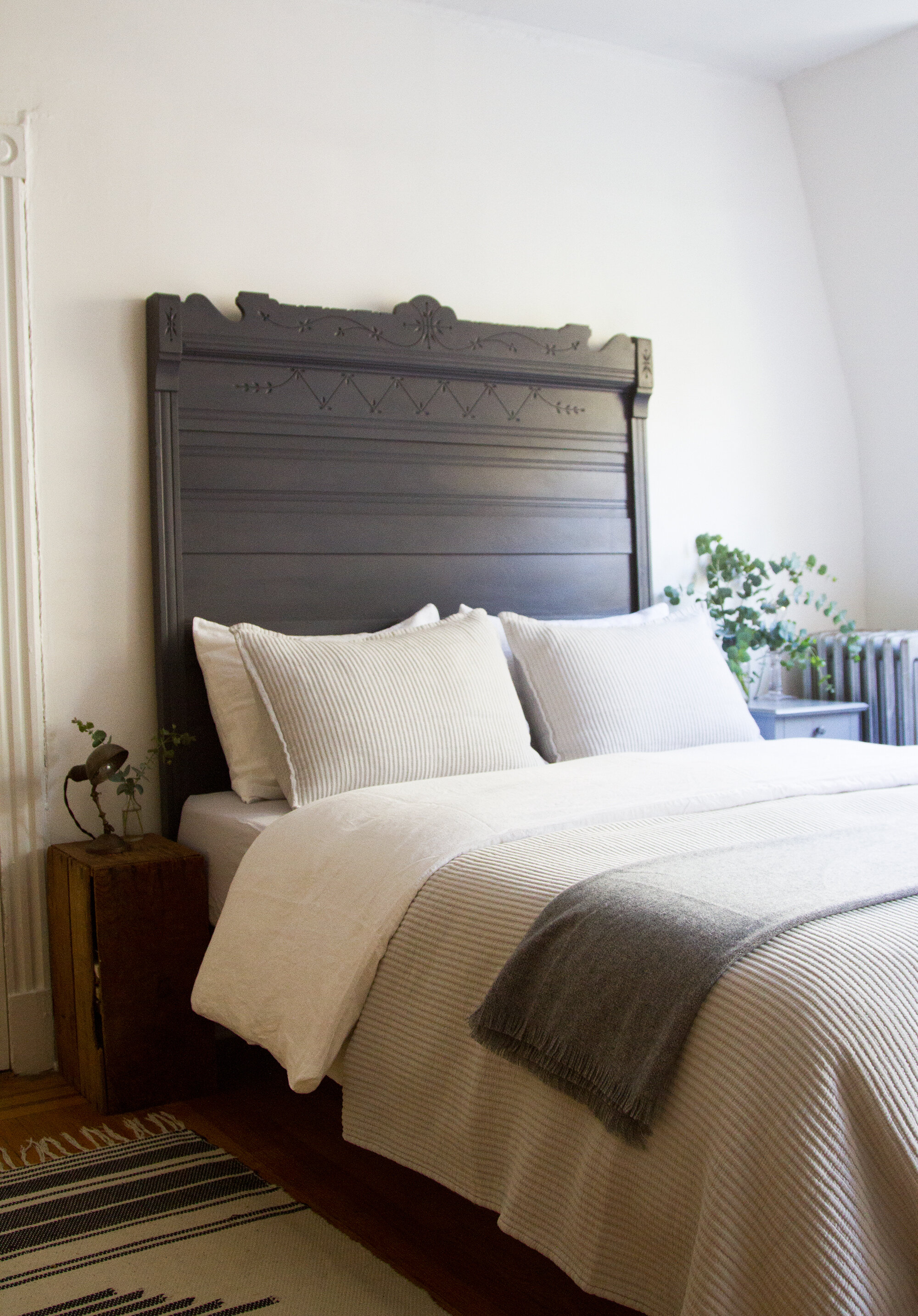 dressing a fall bed with parachute | reading my tea leaves
