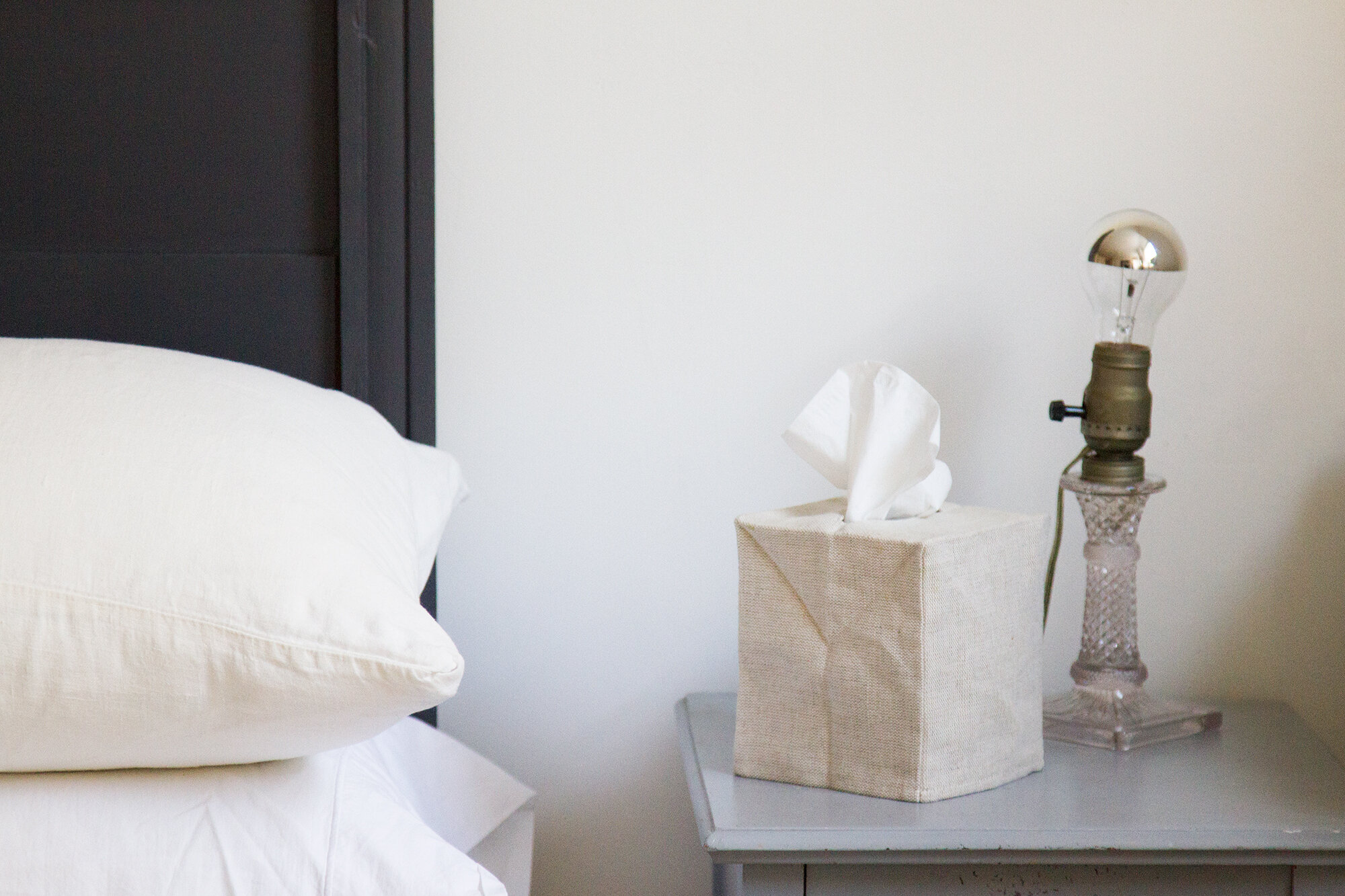 sick day in a tiny apartment | reading my tea leaves