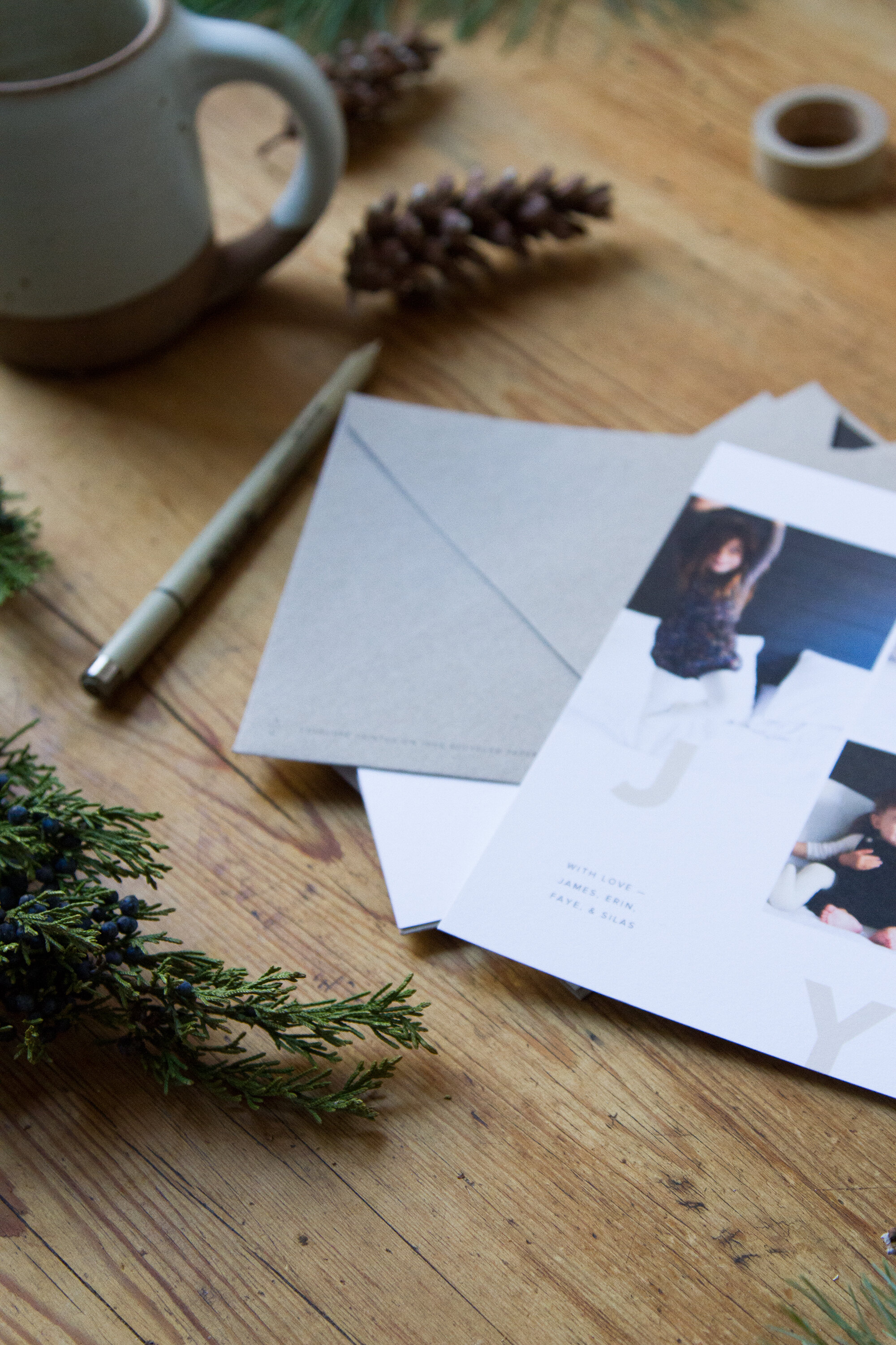 choosing a holiday card with artifact uprising | reading my tea leaves