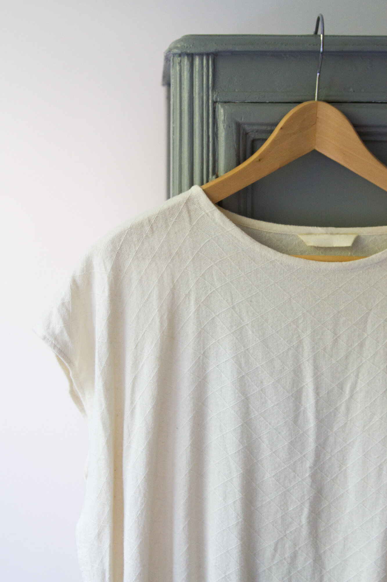 secondhand sustainable fashion | reading my tea leaves