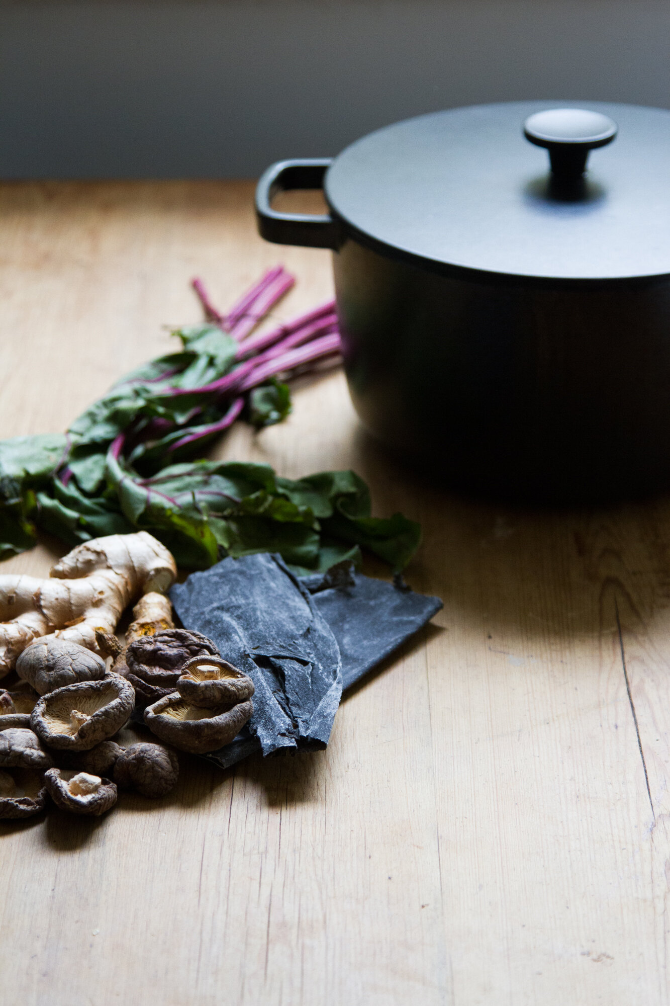 veggie dashi with ginger and turmeric | reading my tea leaves