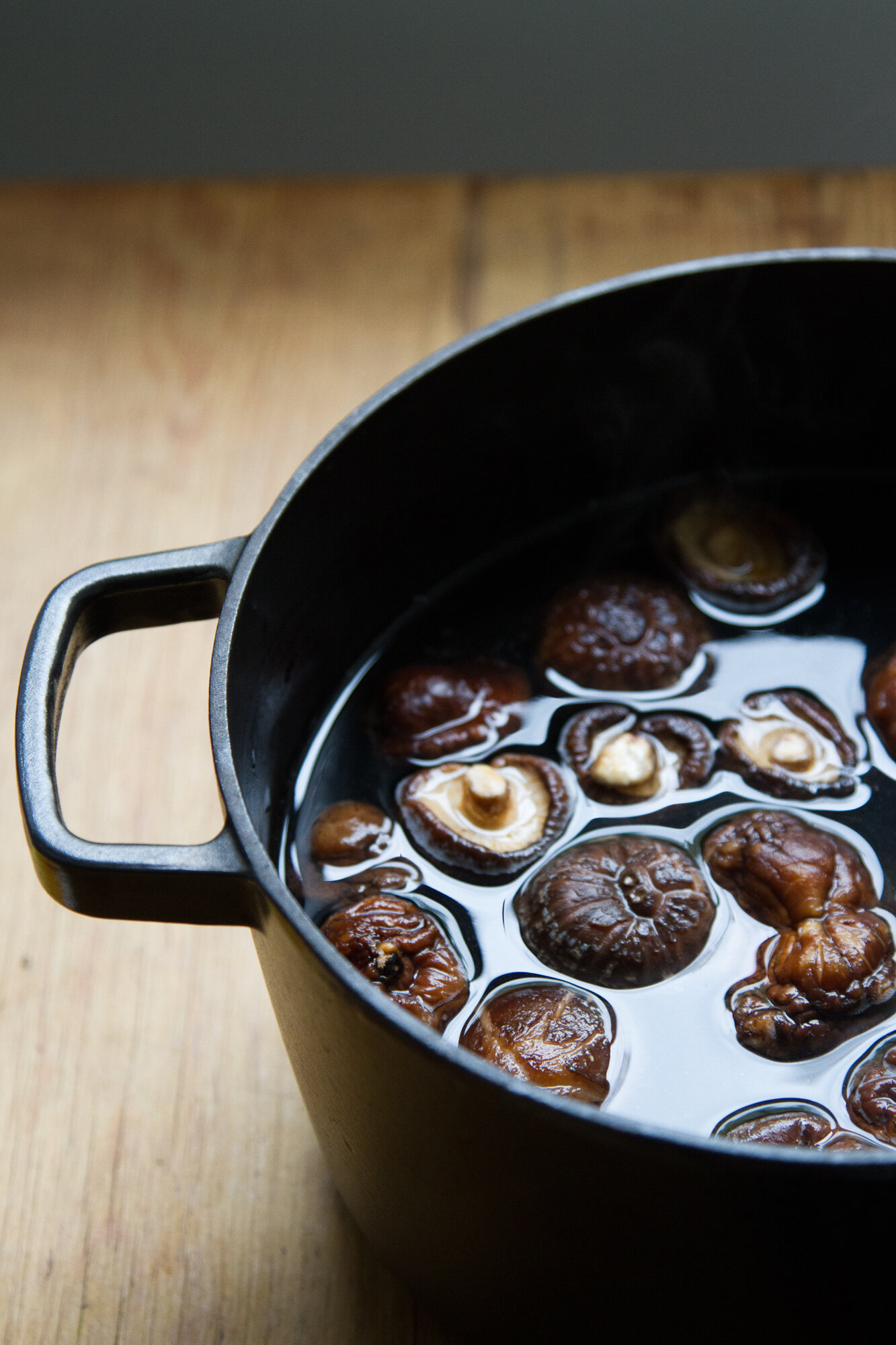 veggie dashi with ginger and turmeric | reading my tea leaves