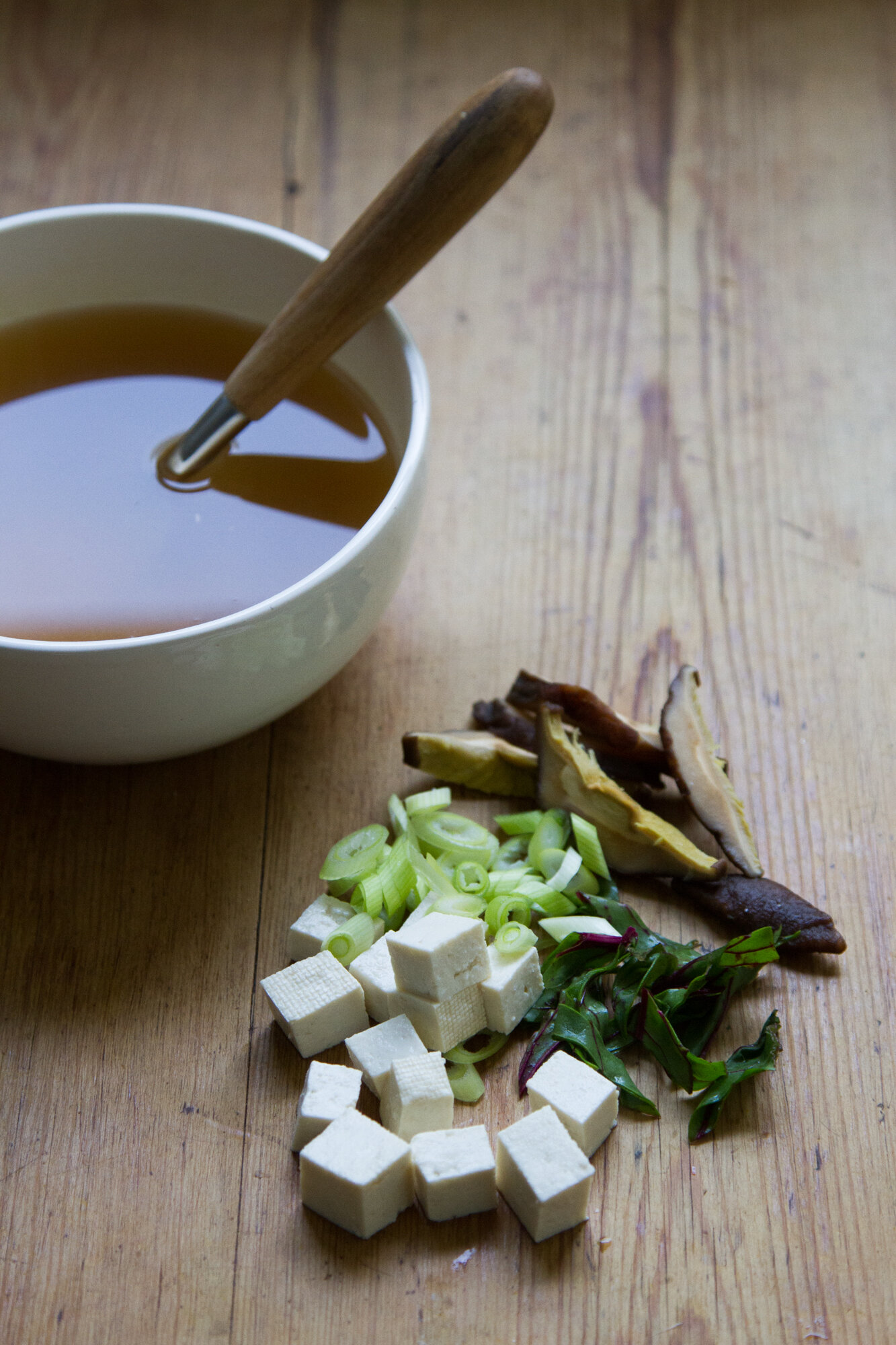 veggie dashi with ginger and turmeric | reading my tea leaves