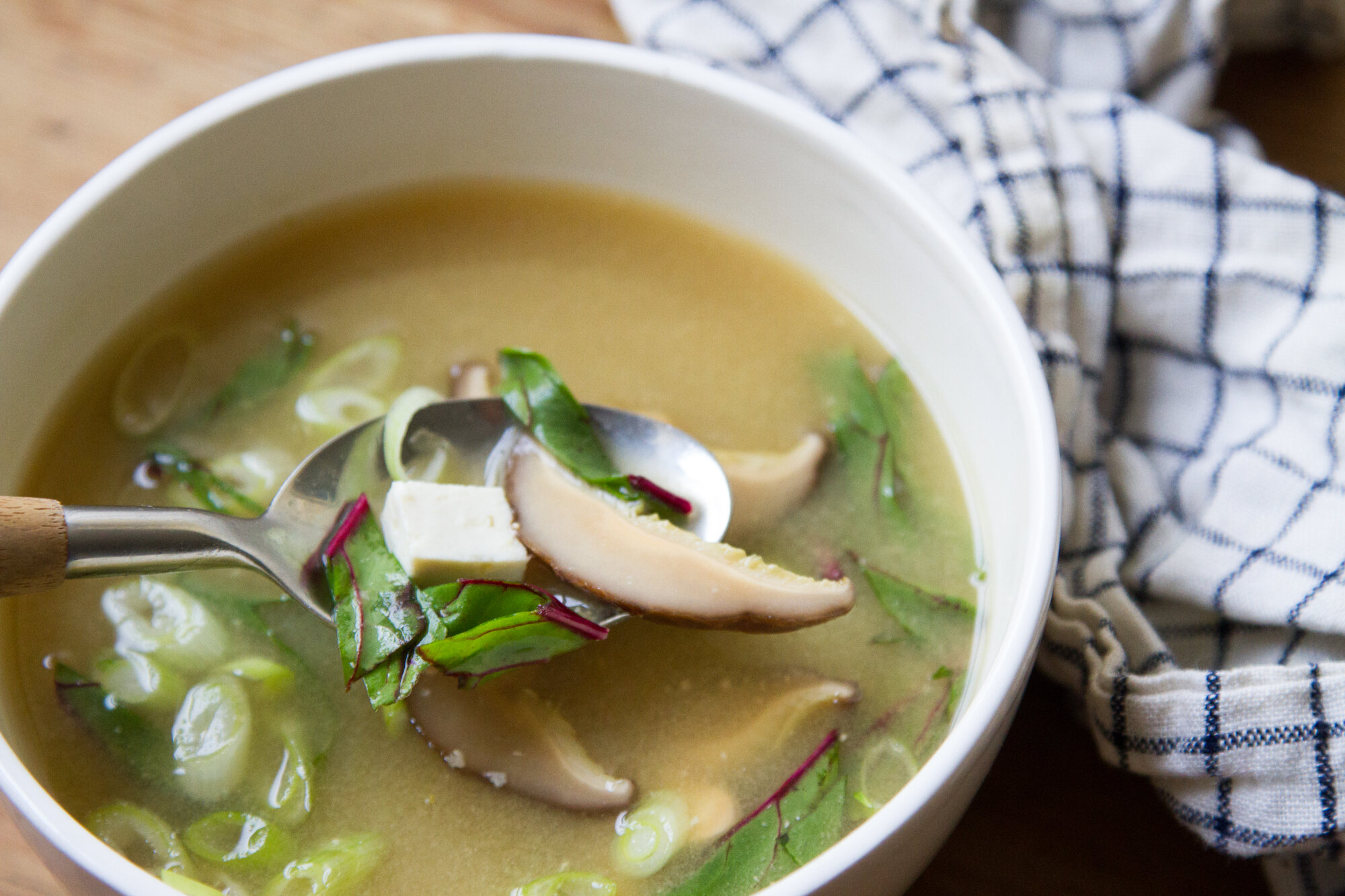 veggie dashi with ginger and turmeric | reading my tea leaves