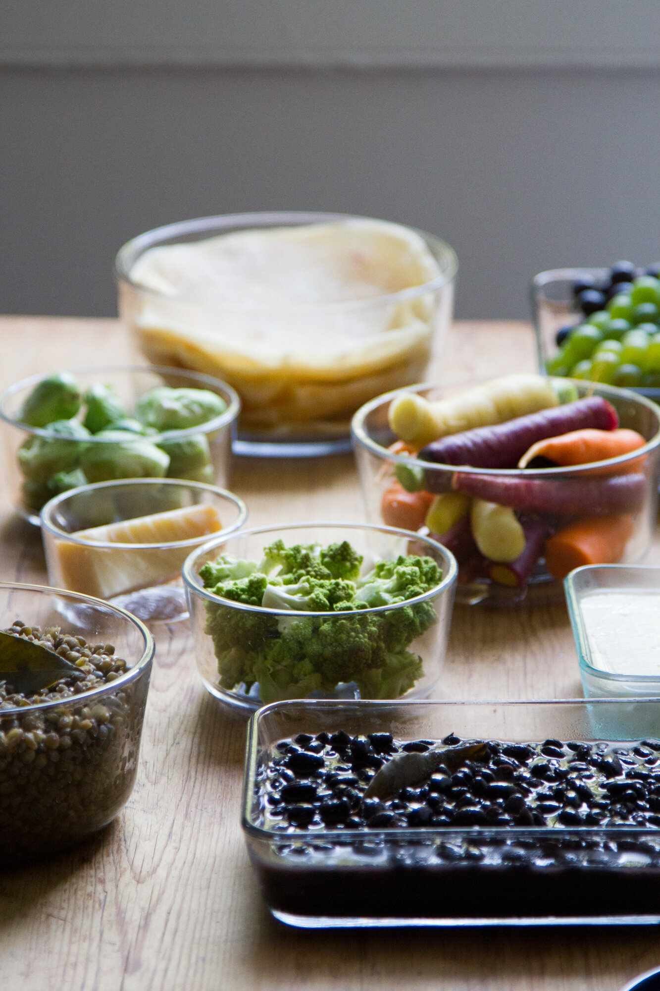 keeping the fridge tidy (and the food fresh). | reading my tea leaves