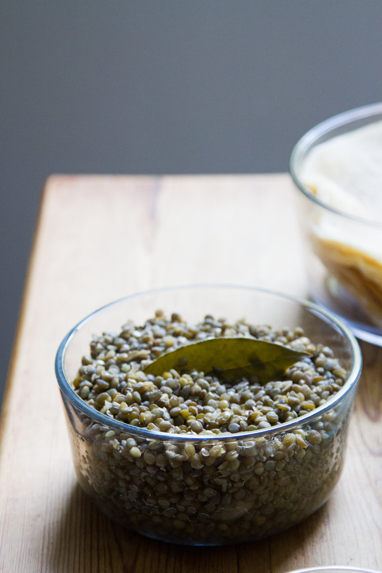 keeping the fridge tidy (and the food fresh). | reading my tea leaves