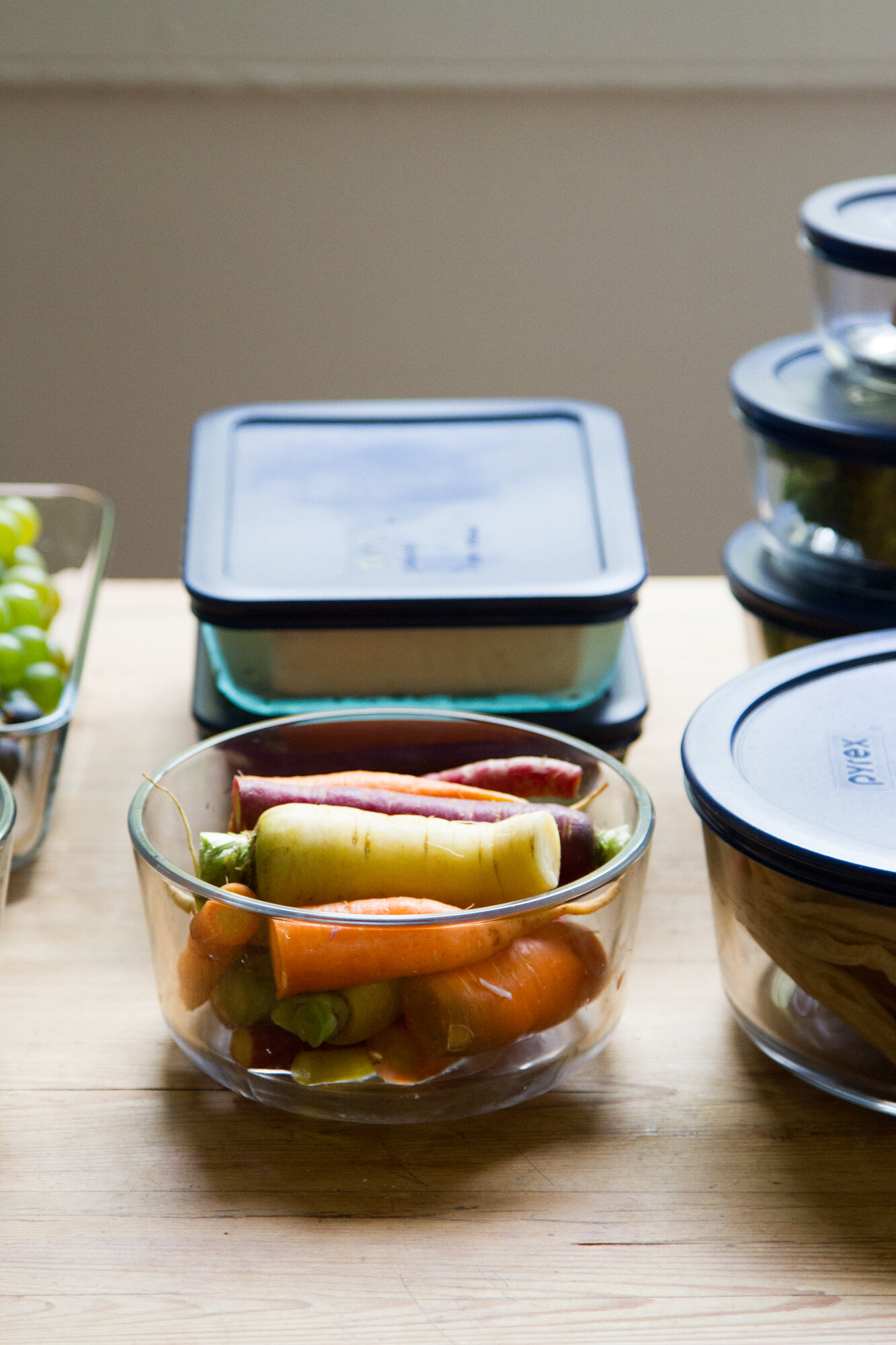 keeping the fridge tidy (and the food fresh). | reading my tea leaves