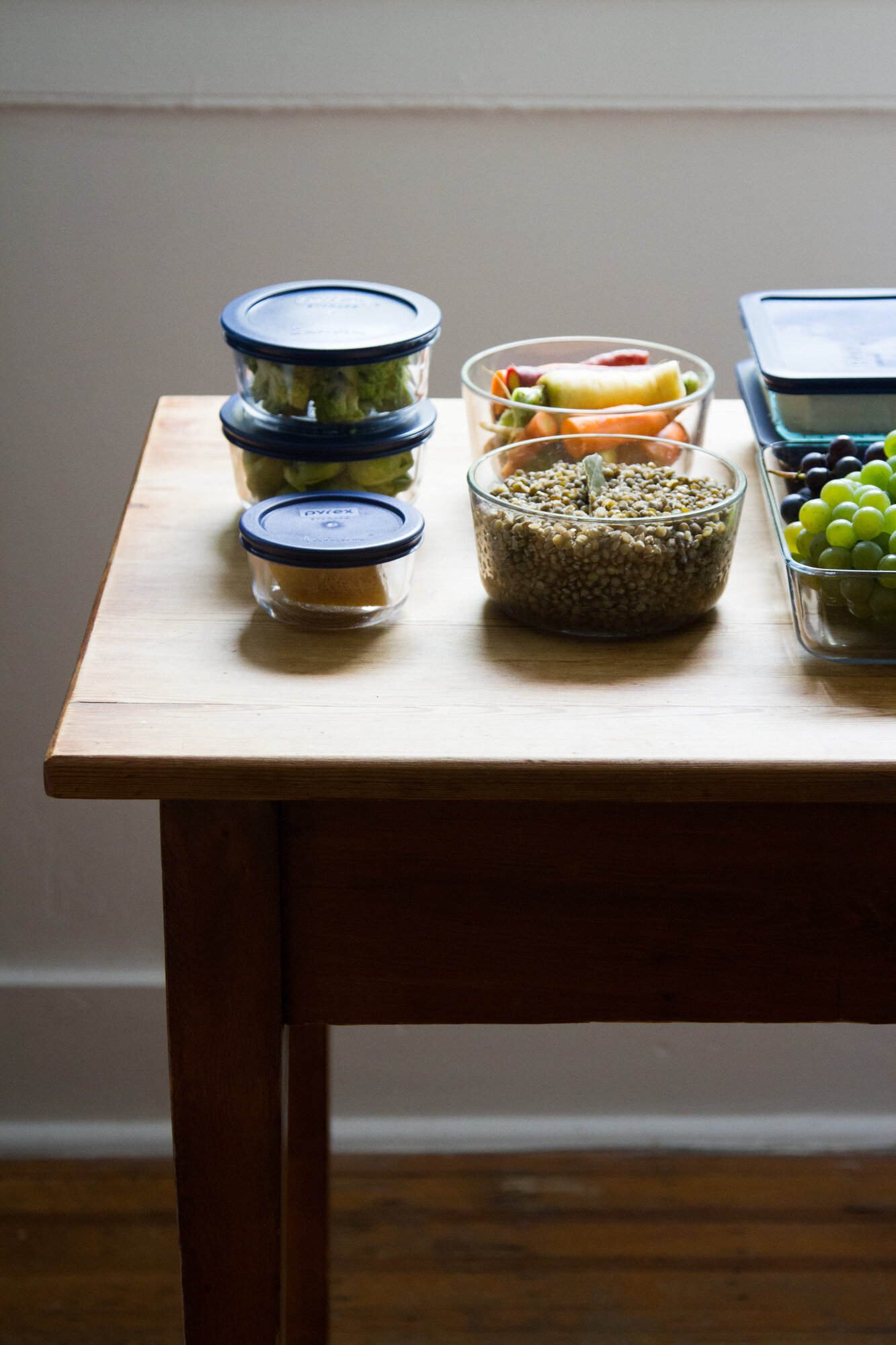 keeping the fridge tidy (and the food fresh). | reading my tea leaves