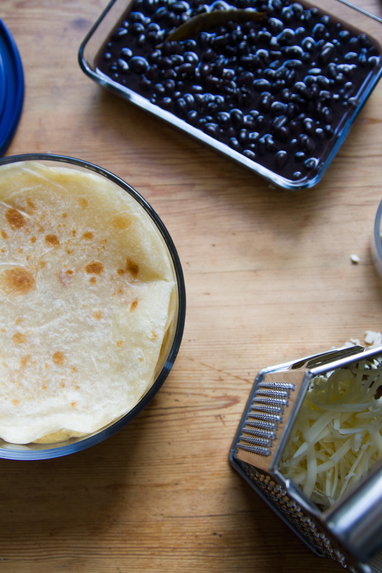 keeping the fridge tidy (and the food fresh). | reading my tea leaves