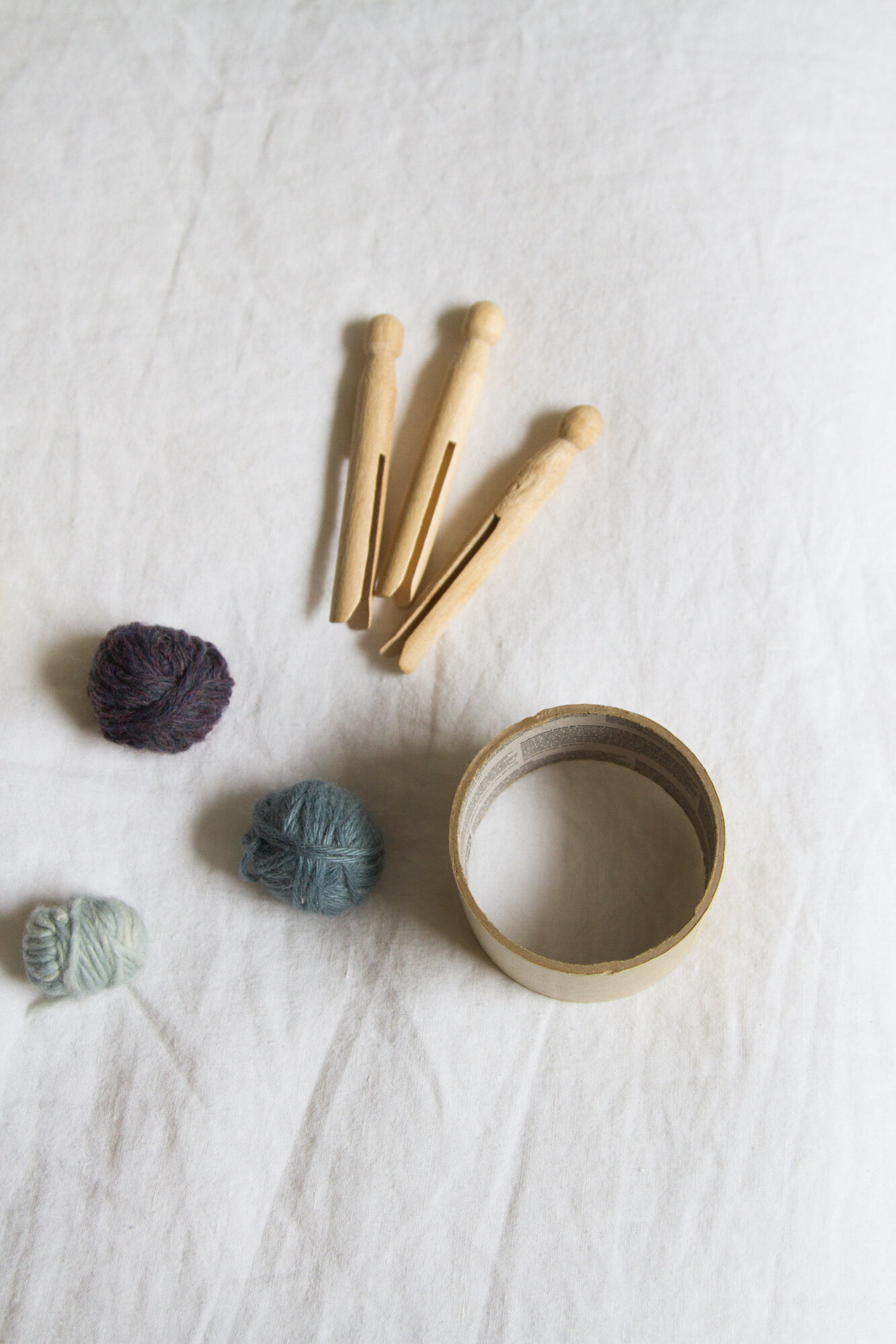 make your own pom-poms and tassels | reading my tea leaves