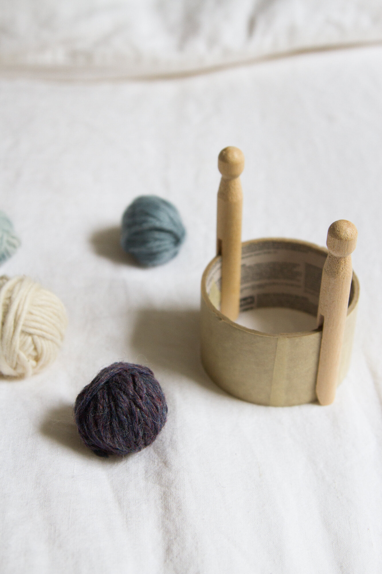 make your own pom-poms and tassels | reading my tea leaves