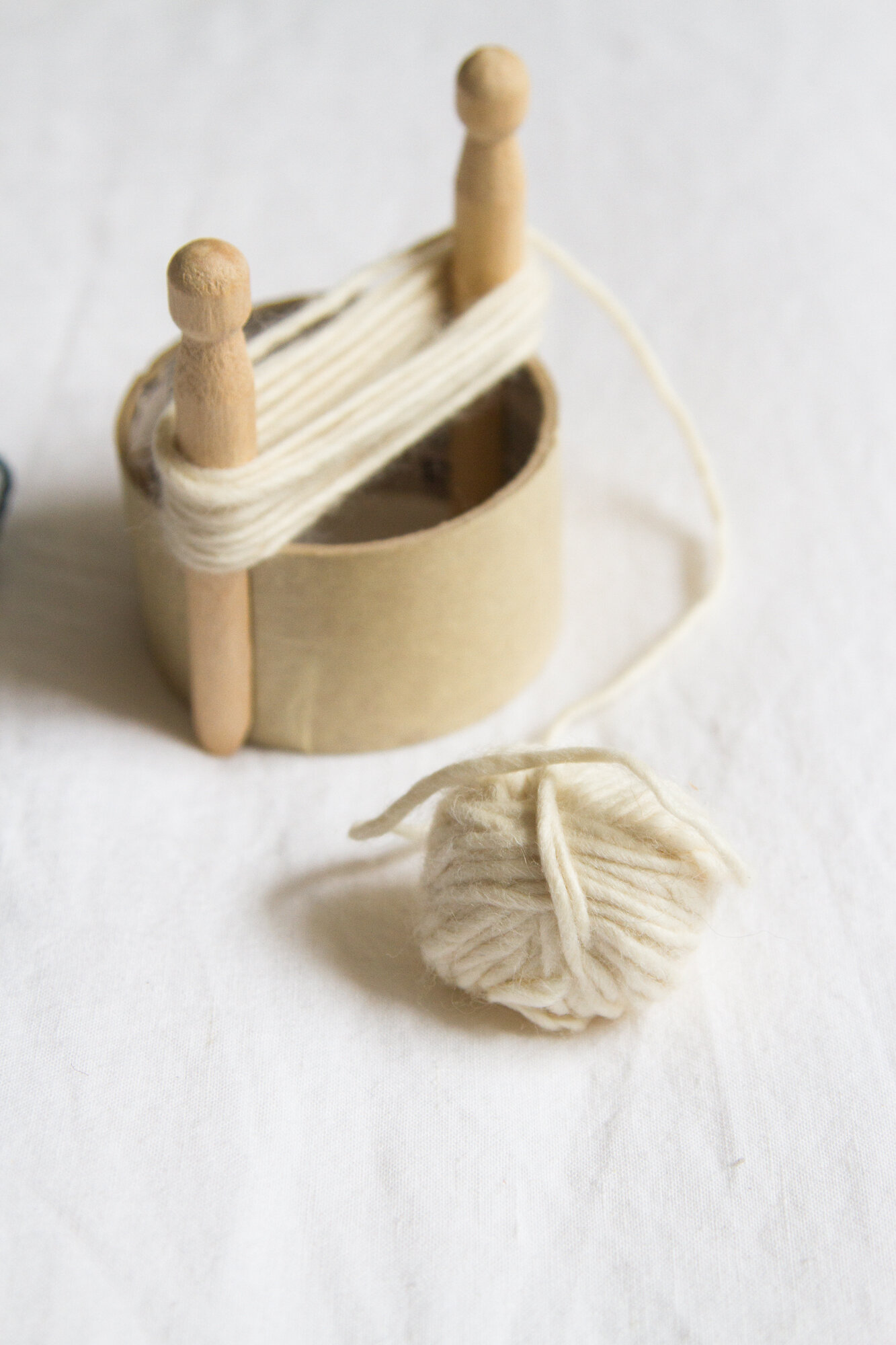 make your own pom-poms and tassels | reading my tea leaves
