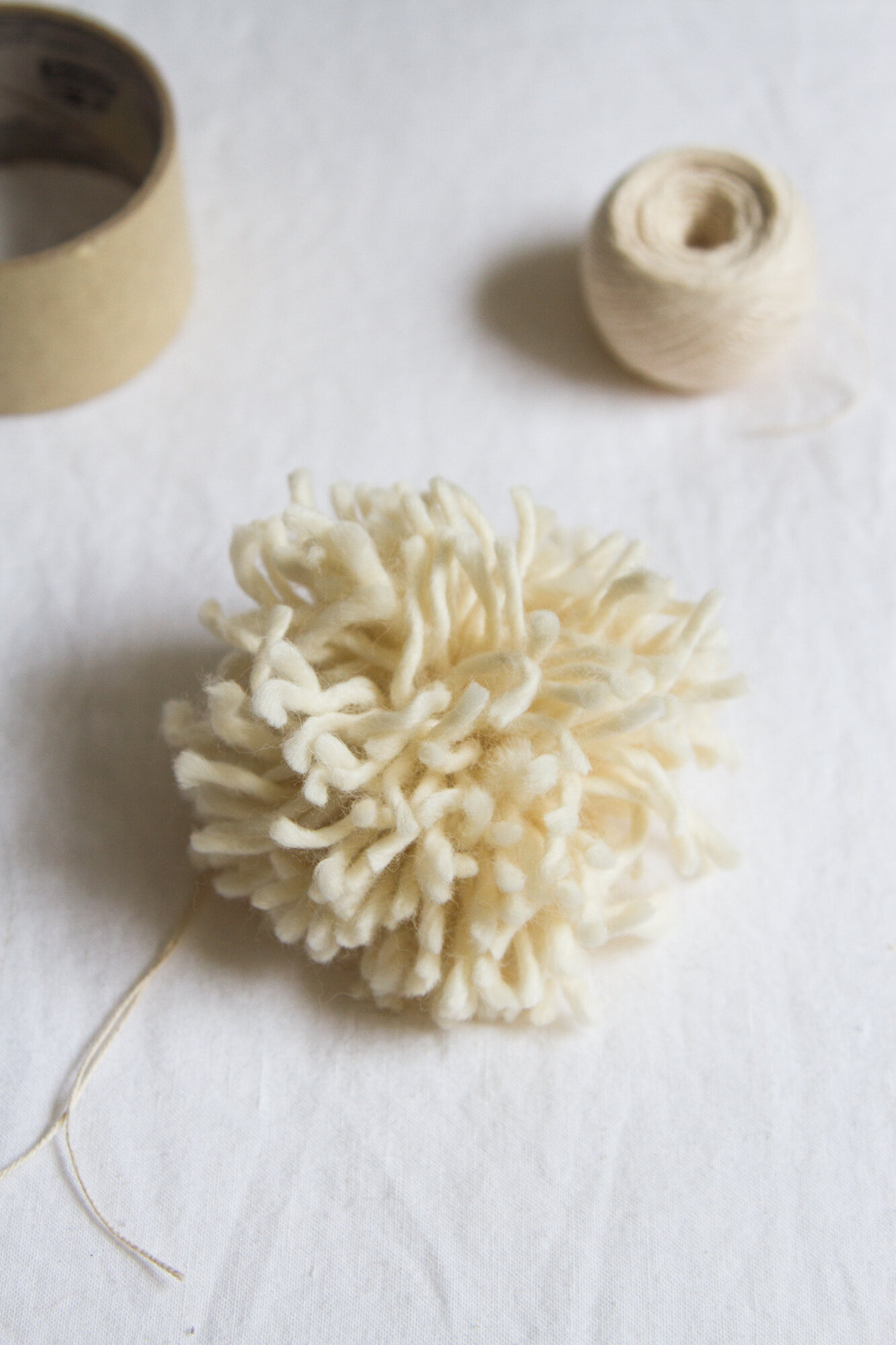 make your own pom-poms and tassels | reading my tea leaves