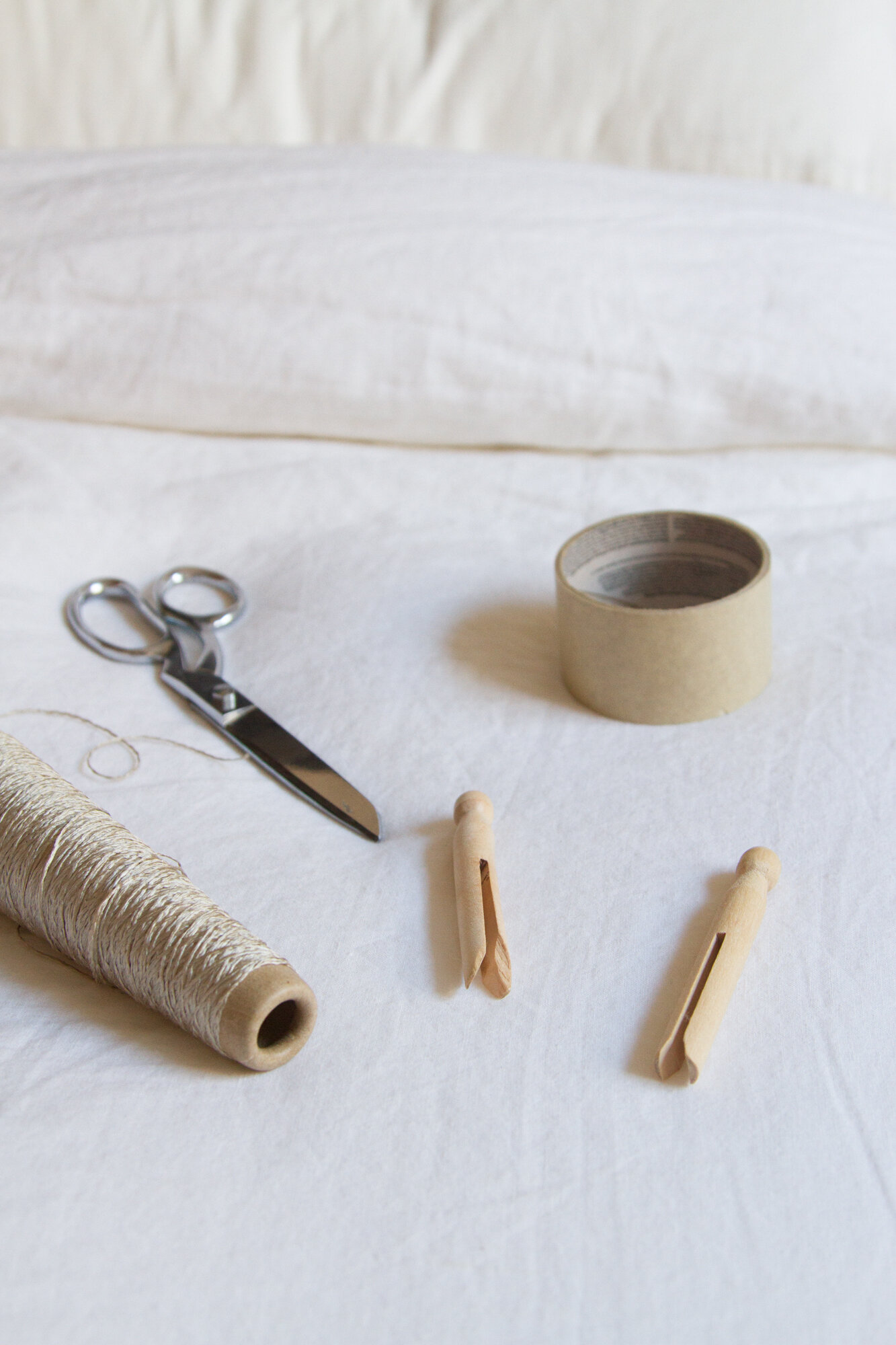 make your own pom-poms and tassels | reading my tea leaves