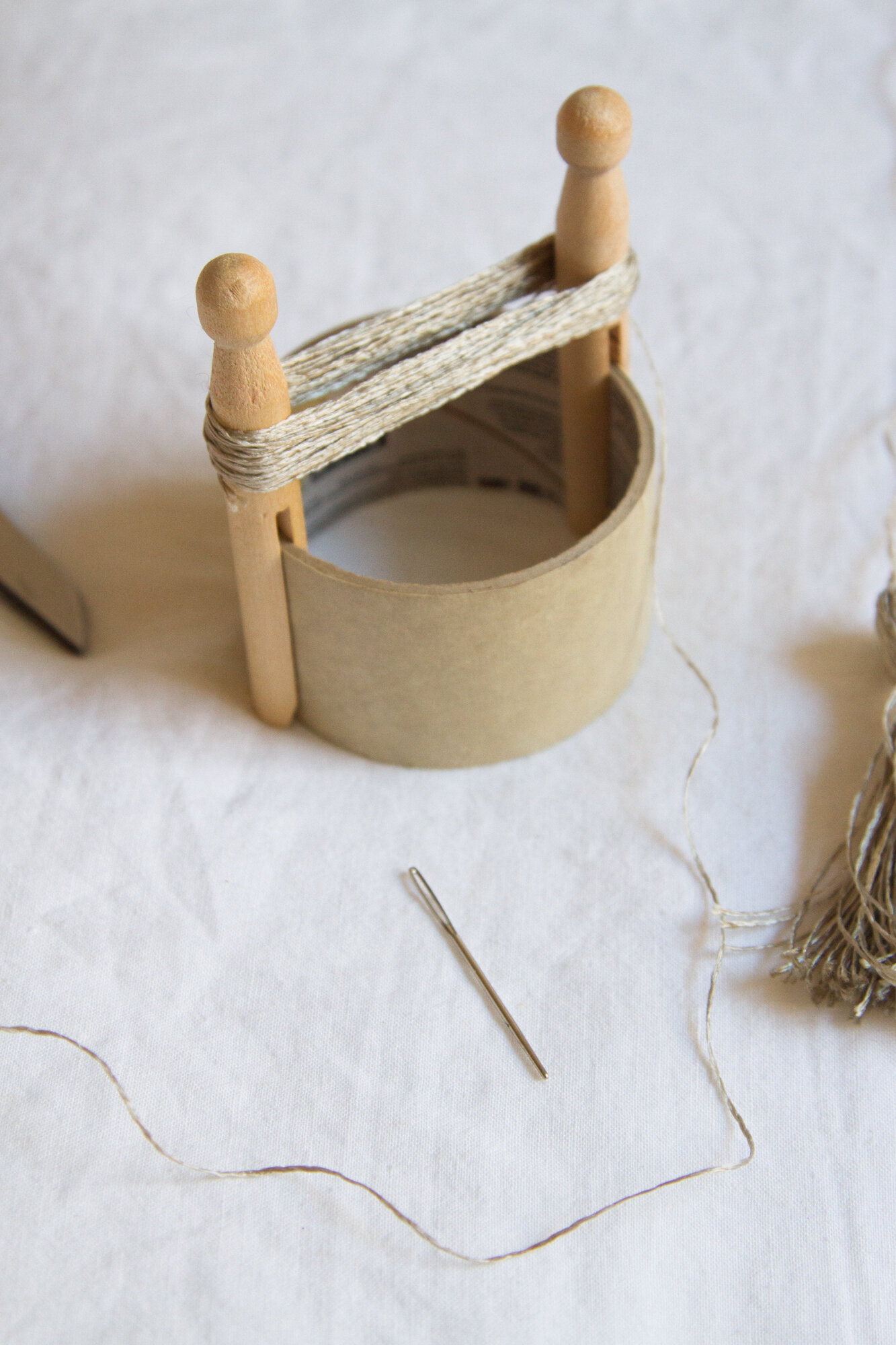 make your own pom-poms and tassels | reading my tea leaves