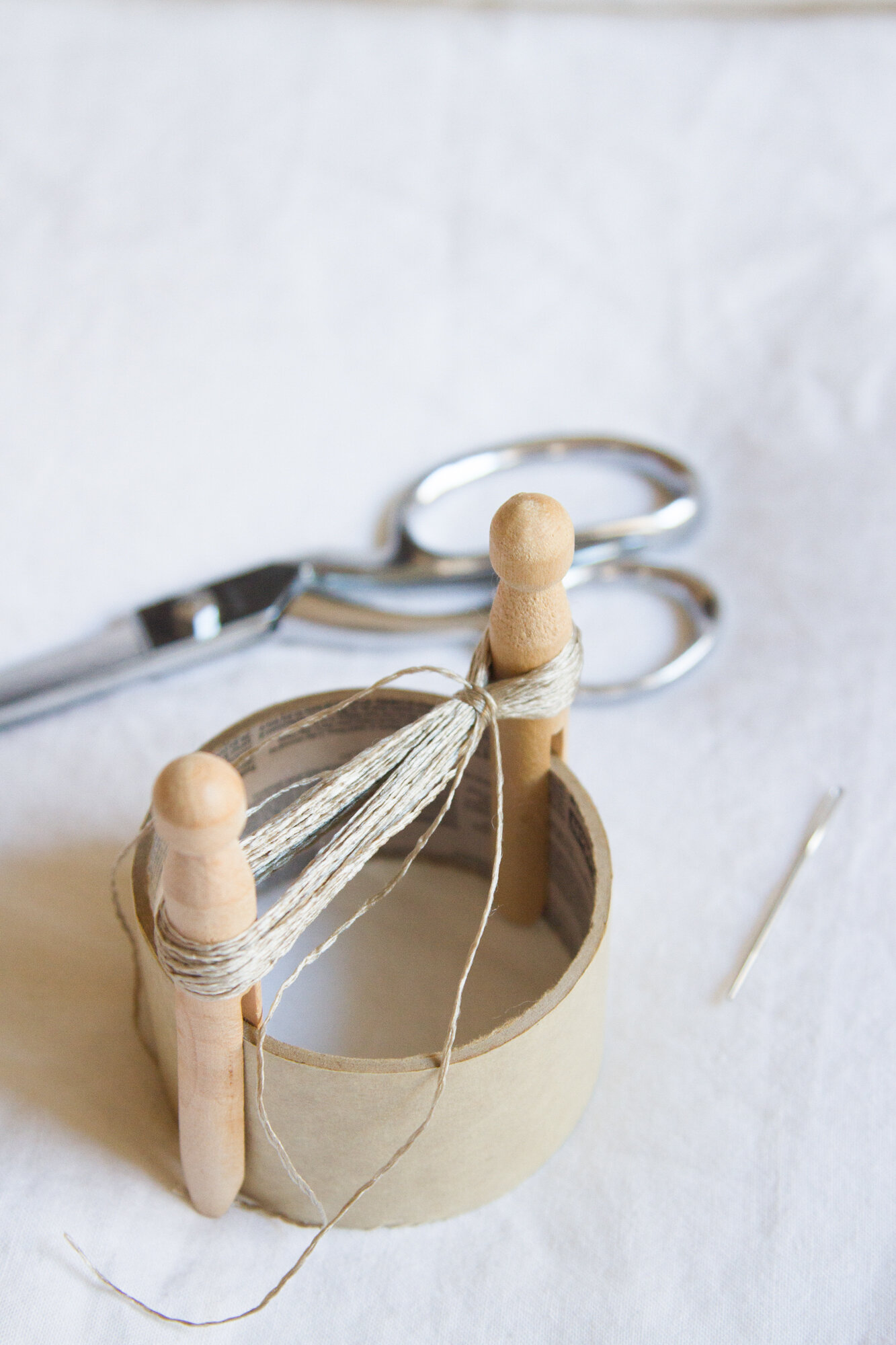 make your own pom-poms and tassels | reading my tea leaves