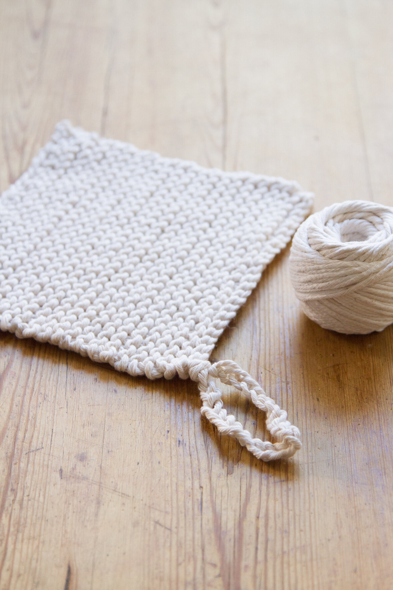 butcher's twine potholder | reading my tea leaves