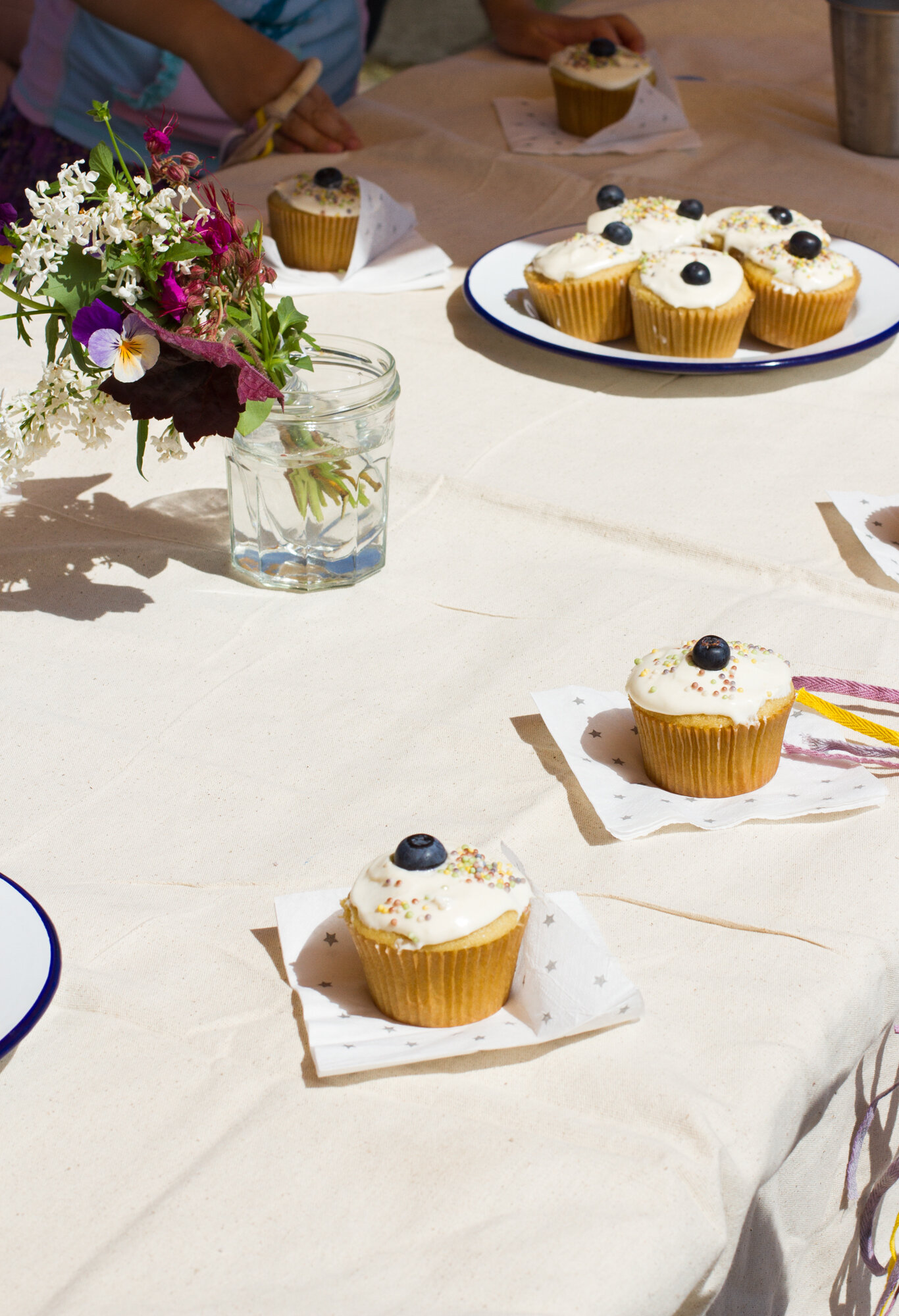 simple birthday party | reading my tea leaves
