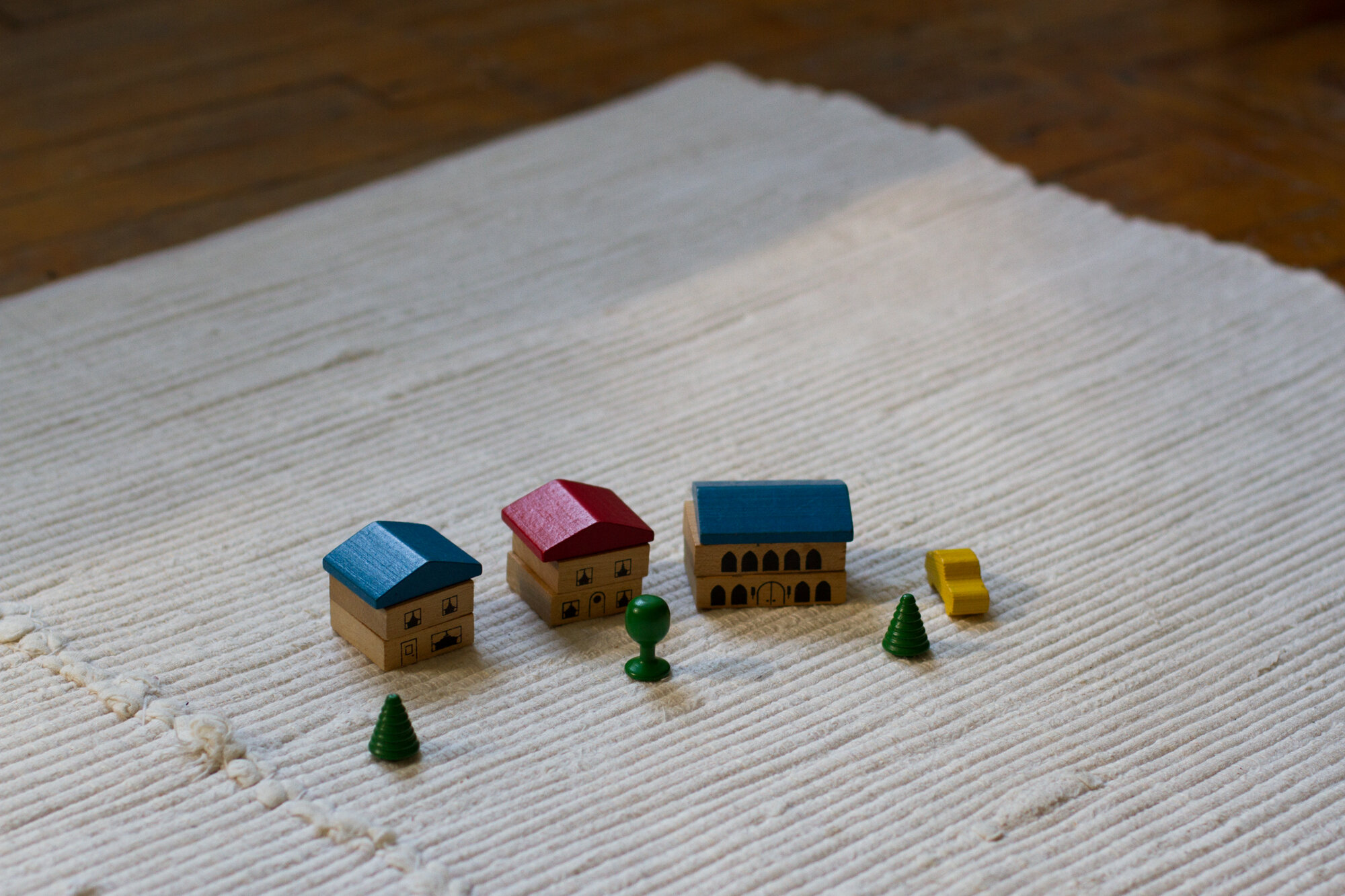 little wooden houses | reading my tea leaves