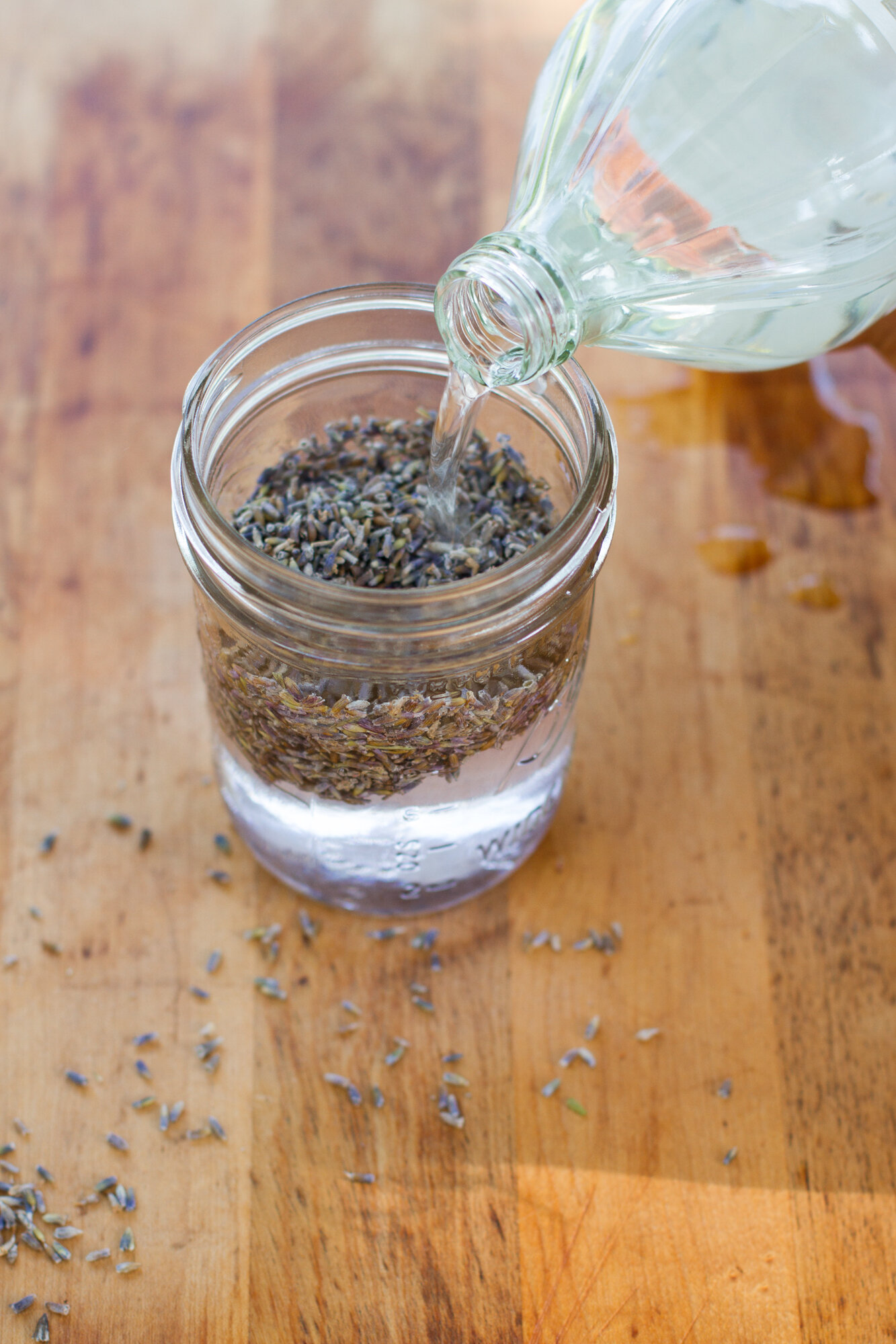 lavender vinegar cleaning spray | reading my tea leaves