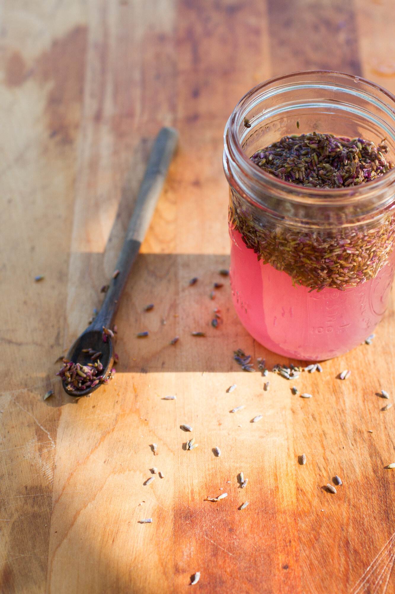 lavender vinegar cleaning spray | reading my tea leaves