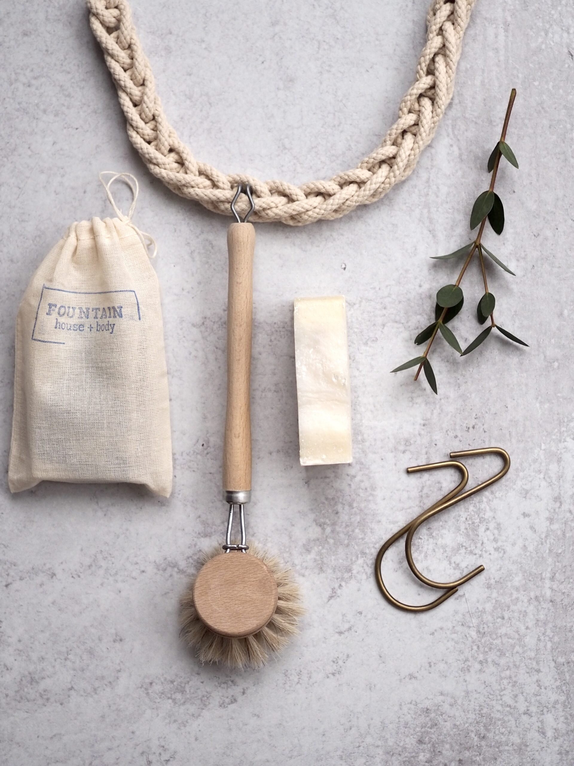 giving: a corded rope | reading my tea leaves holiday gift guide with rose pearlman