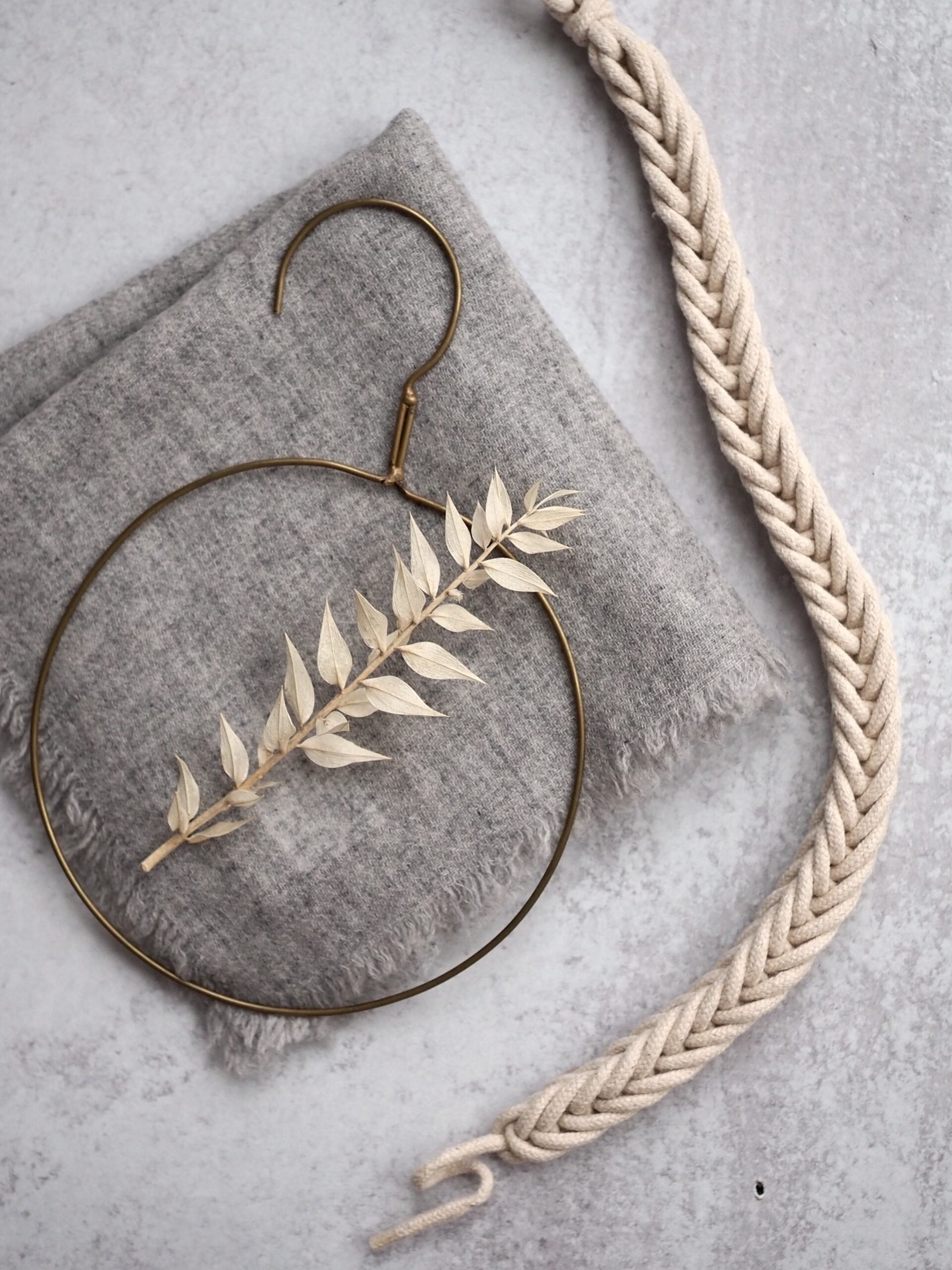 giving: a corded rope | reading my tea leaves holiday gift guide with rose pearlman